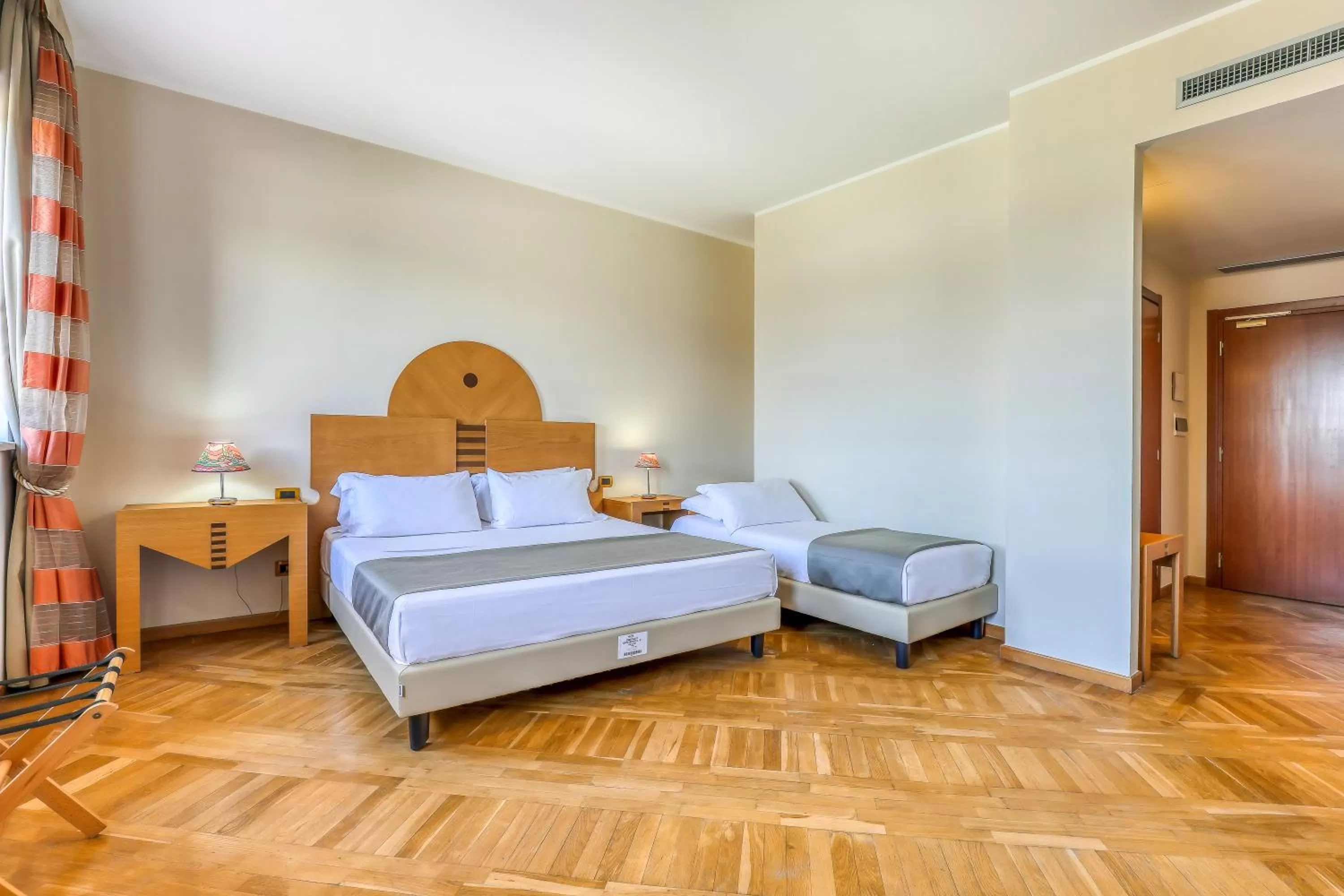 Bed in Hotel PentHouse