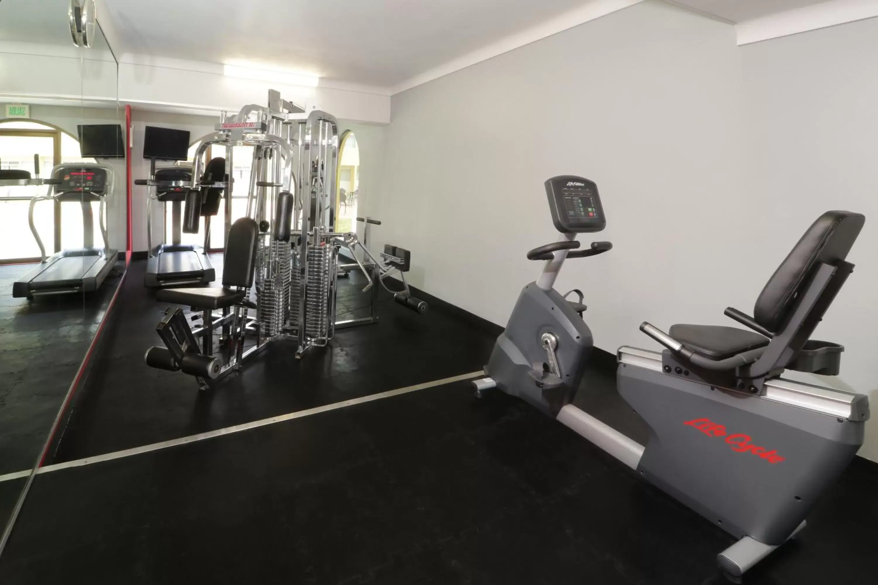 Fitness centre/facilities, Fitness Center/Facilities in Holiday Inn Monterrey Norte, an IHG Hotel