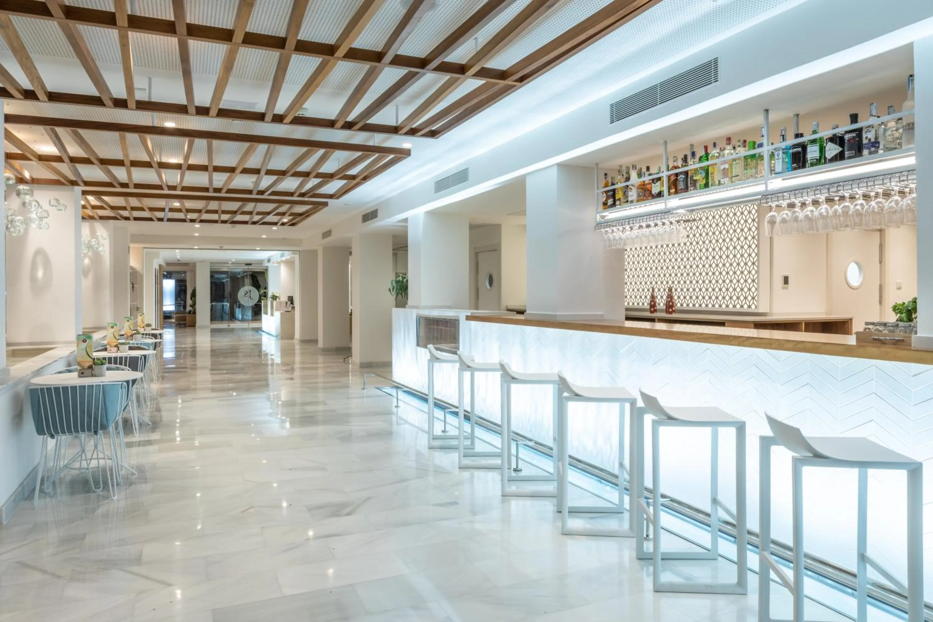 Lounge or bar in JS Yate