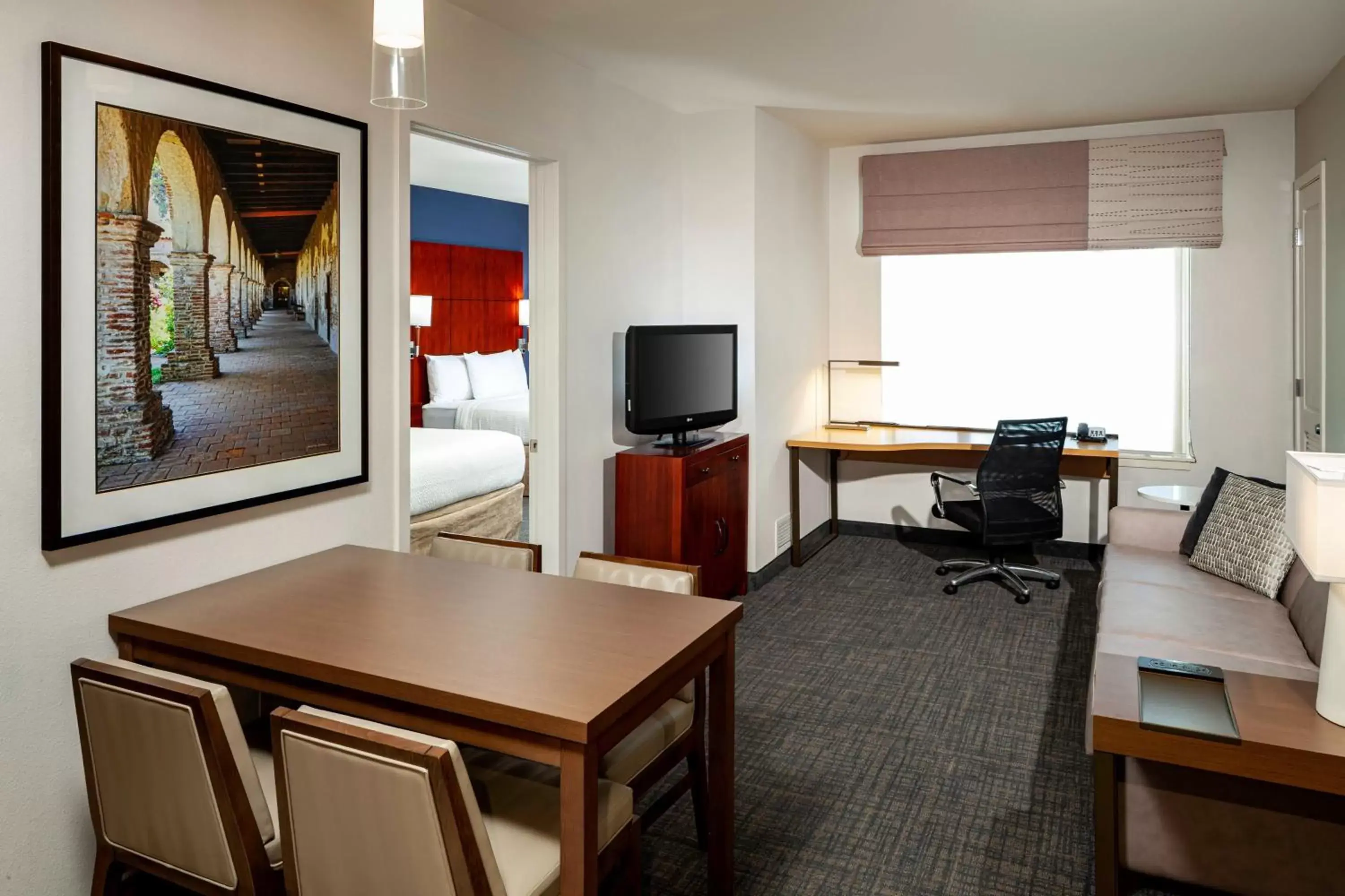 Bedroom, TV/Entertainment Center in Residence Inn by Marriott San Juan Capistrano
