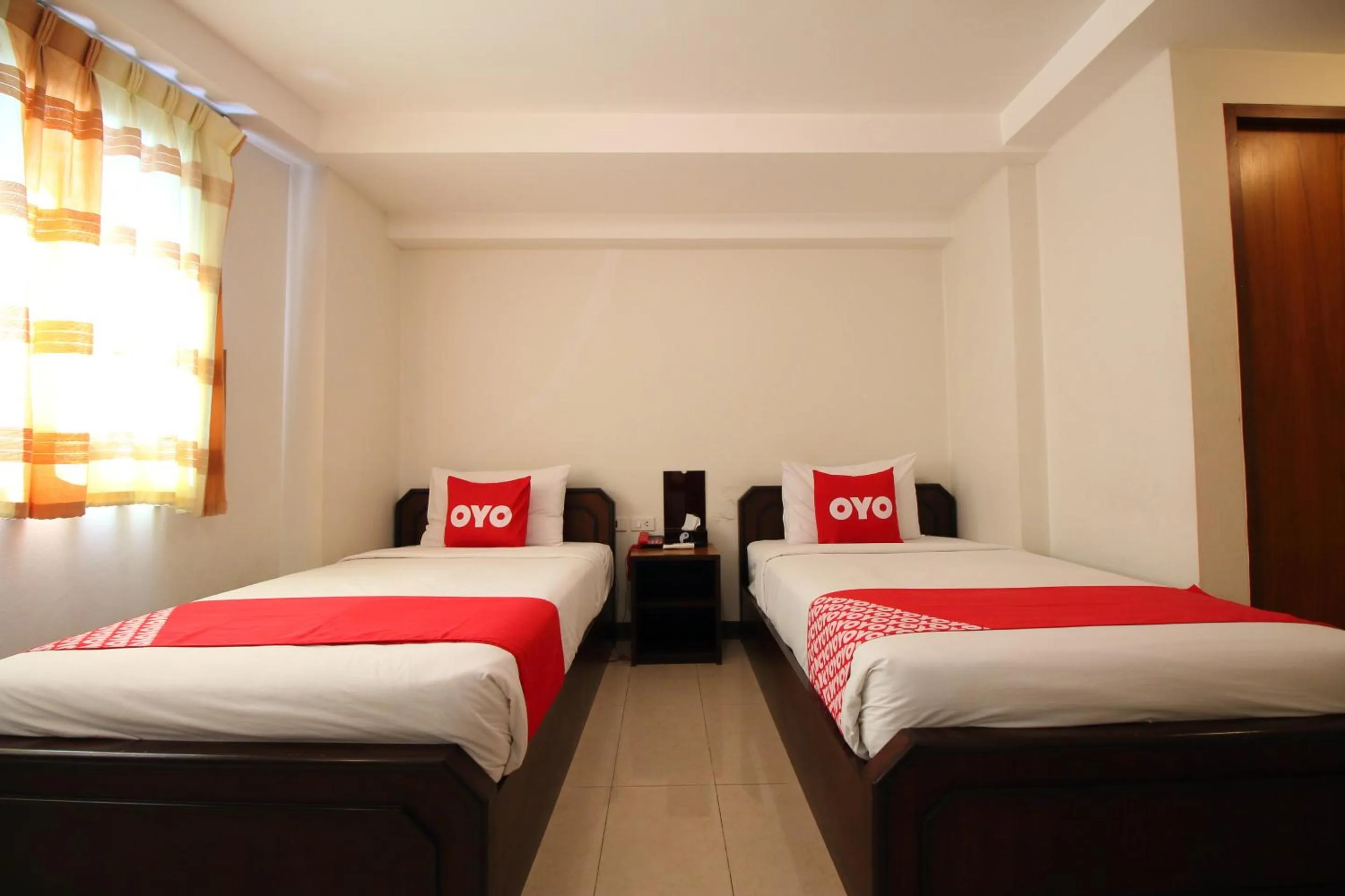 Bedroom, Bed in Pannee Residence @ Dinsor