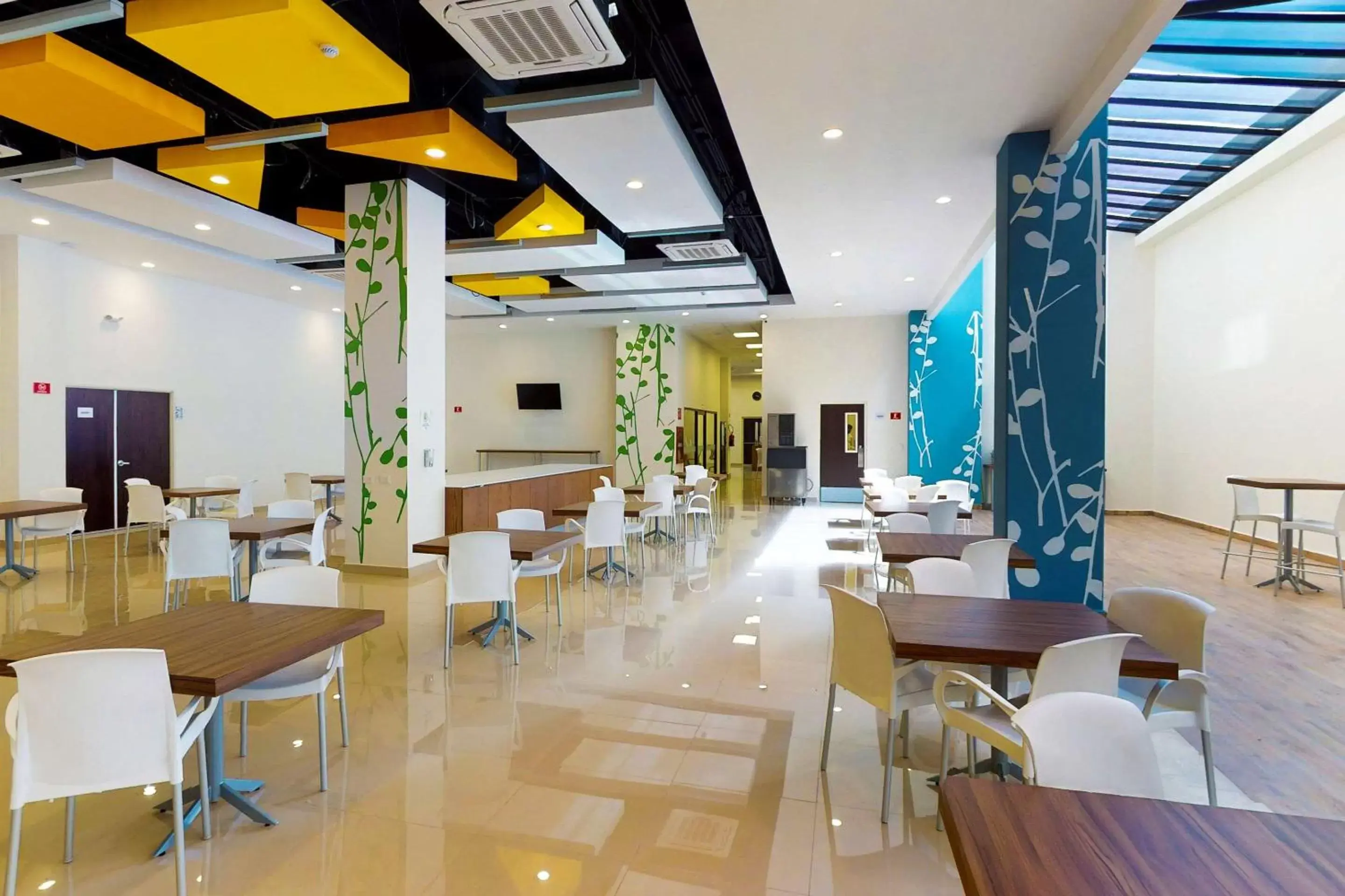 Restaurant/places to eat in Sleep Inn Queretaro Restaurant/places to eat in Sleep Inn Queretaro