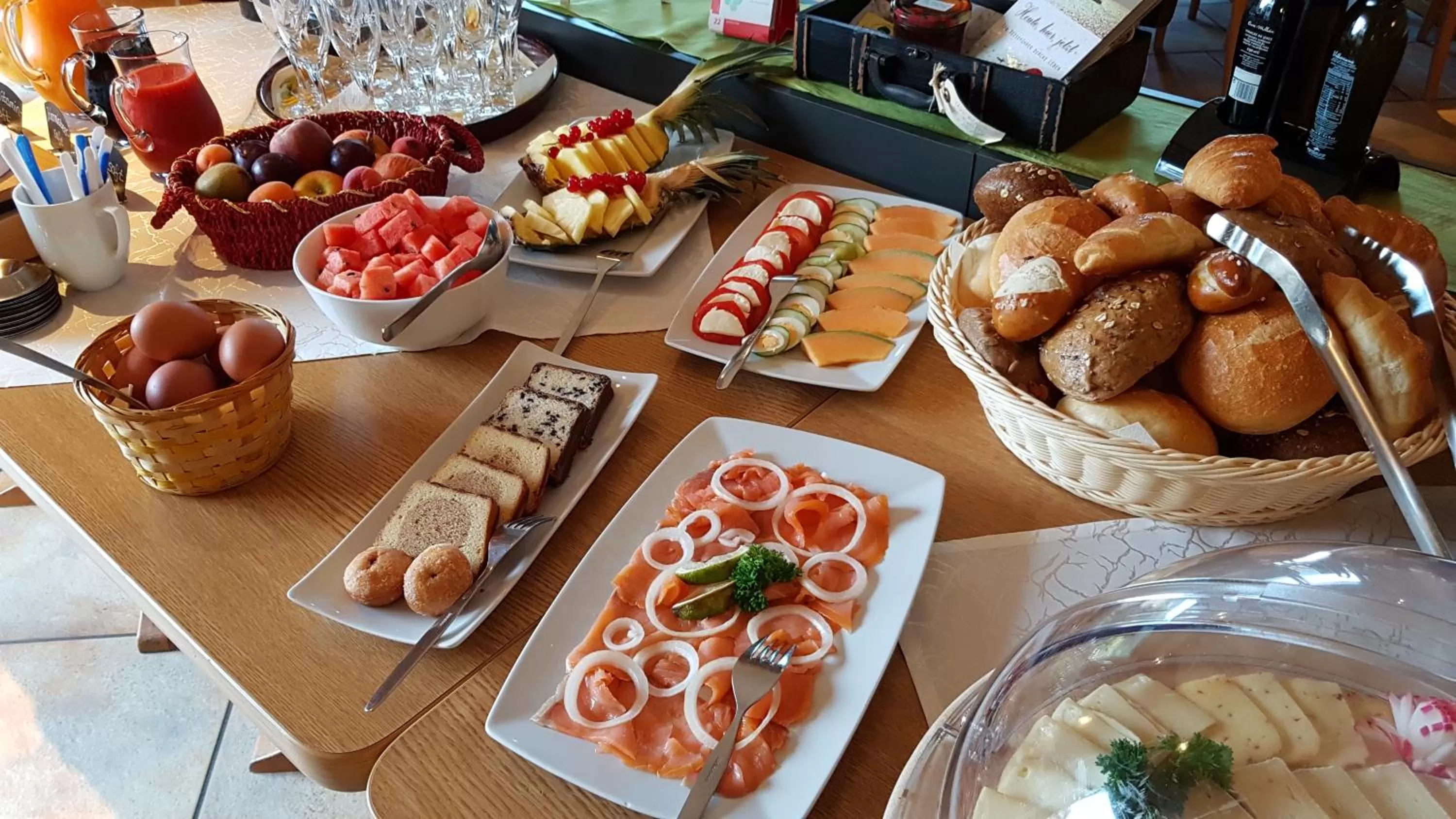 Breakfast in Hotel Grüner Baum mit Restaurant & Wellness