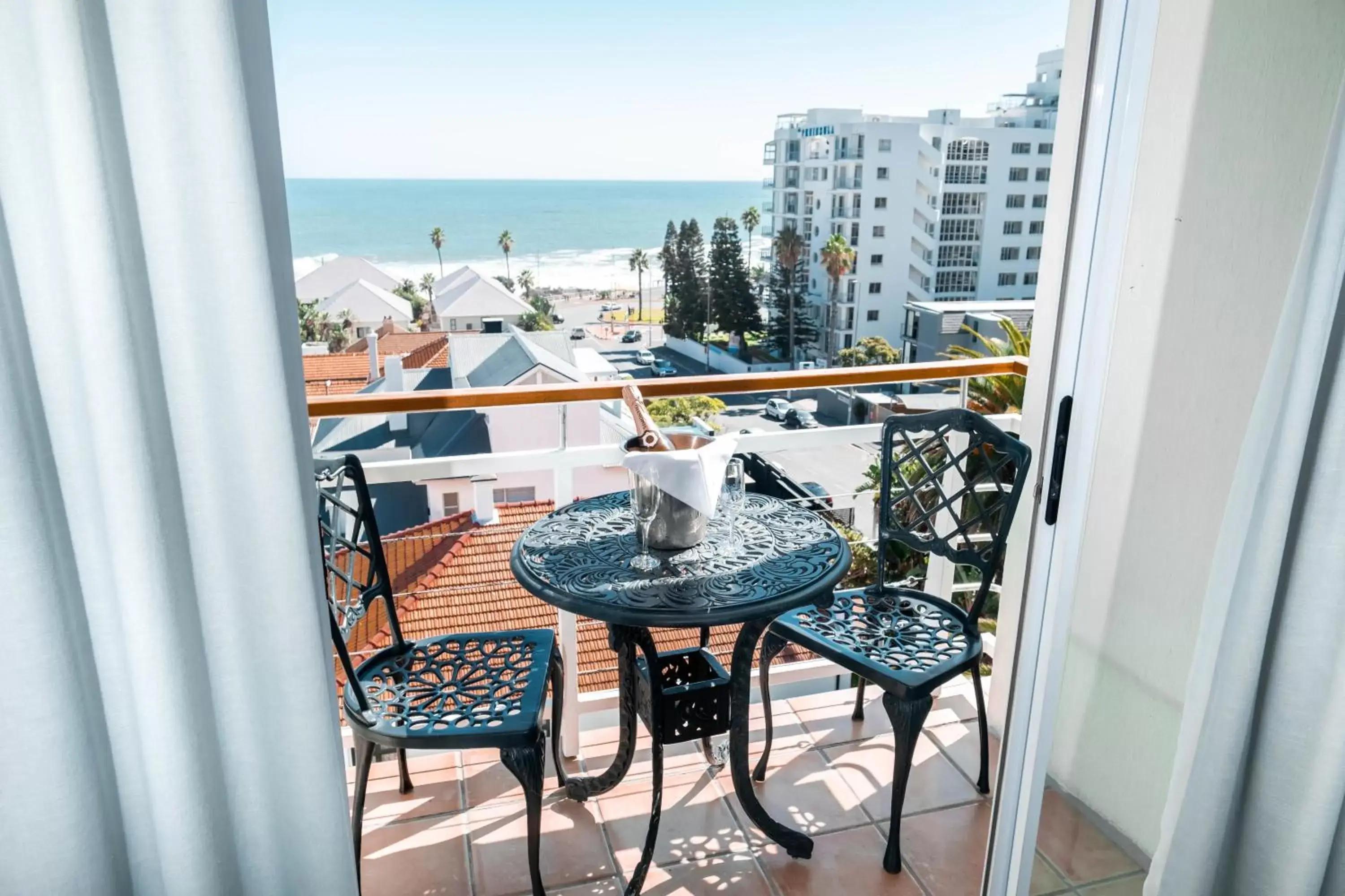 Balcony/Terrace in The Bantry Bay Aparthotel by Totalstay