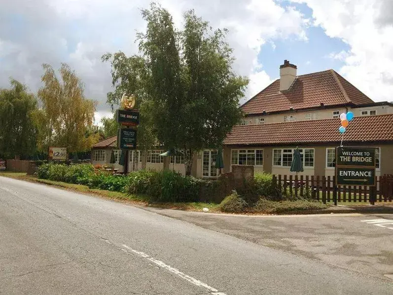 Property Building in Bridge Inn