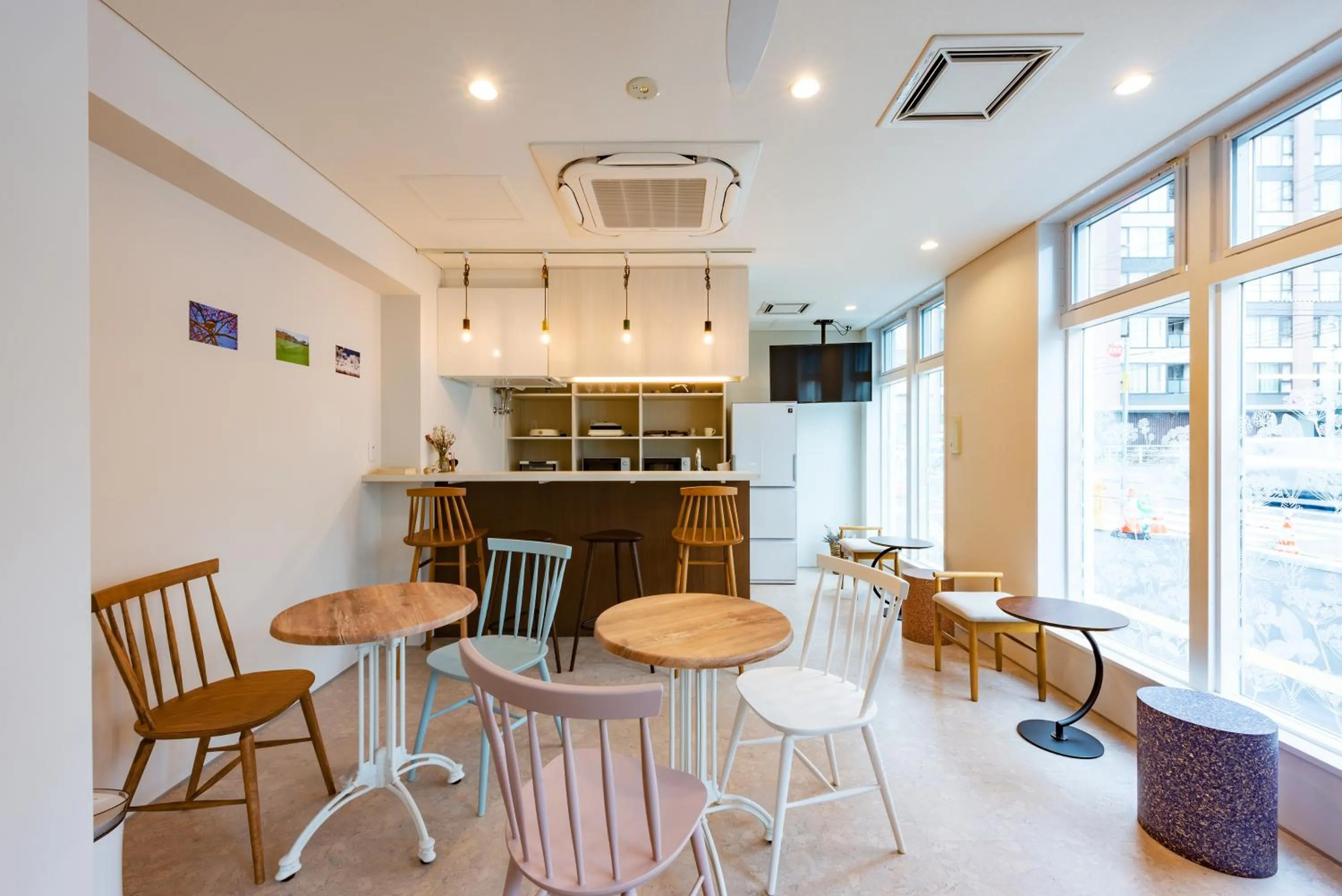 Communal lounge/ TV room in plat hostel keikyu sapporo sky