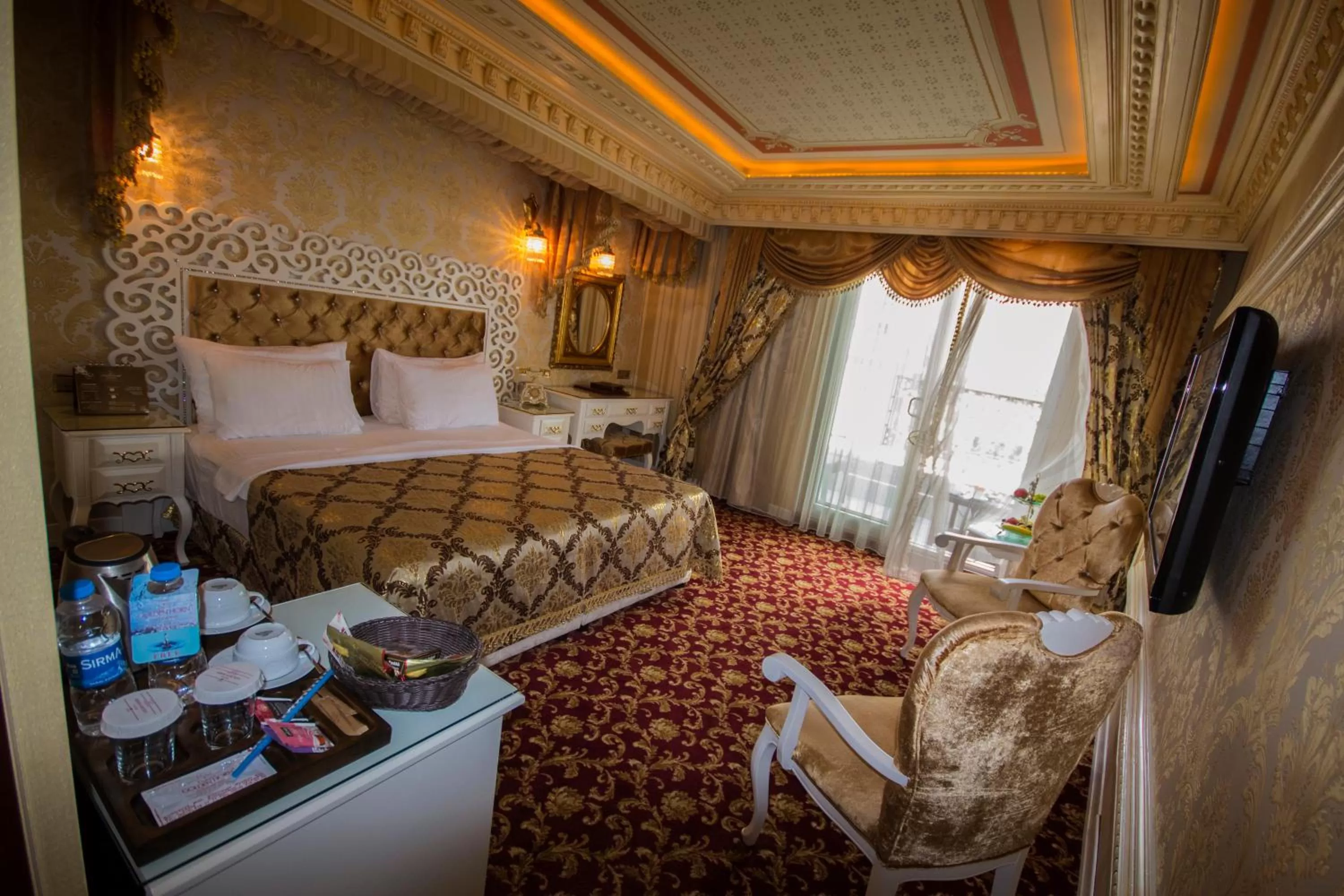 Photo of the whole room in Deluxe Golden Horn Sultanahmet Hotel