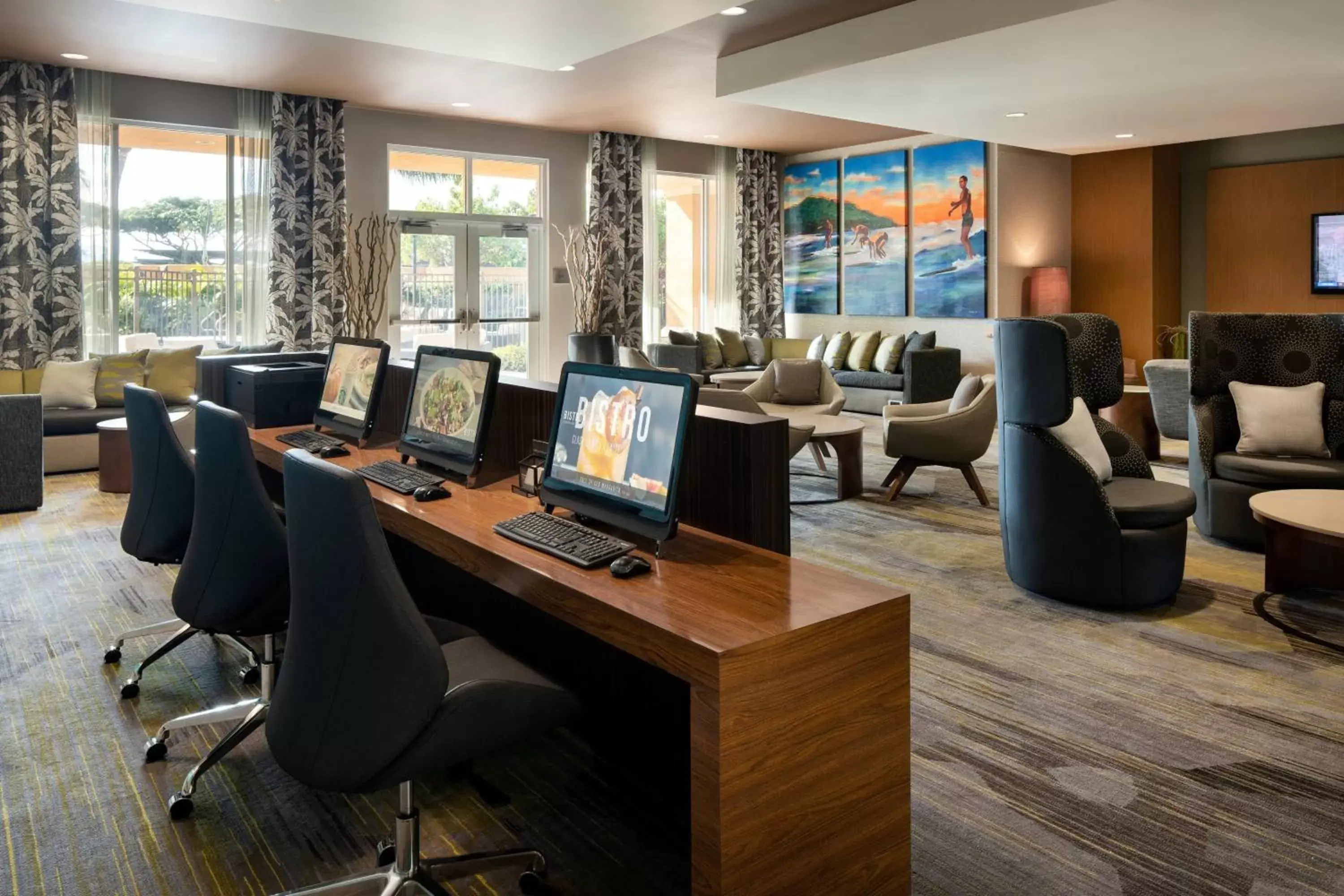 Lounge or bar in Courtyard by Marriott Maui Kahului Airport