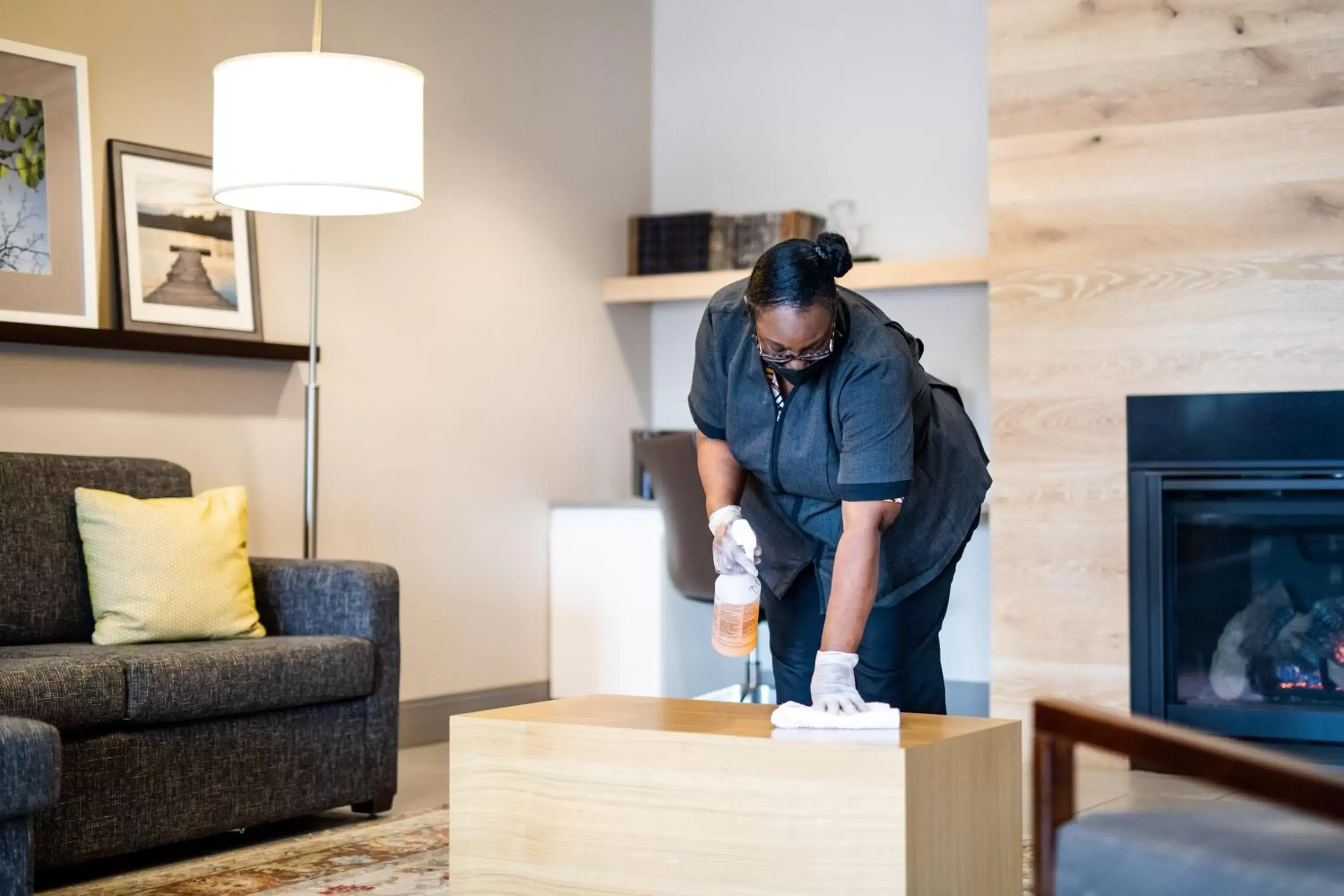 Lobby or reception in Country Inn & Suites by Radisson, Stone Mountain, GA