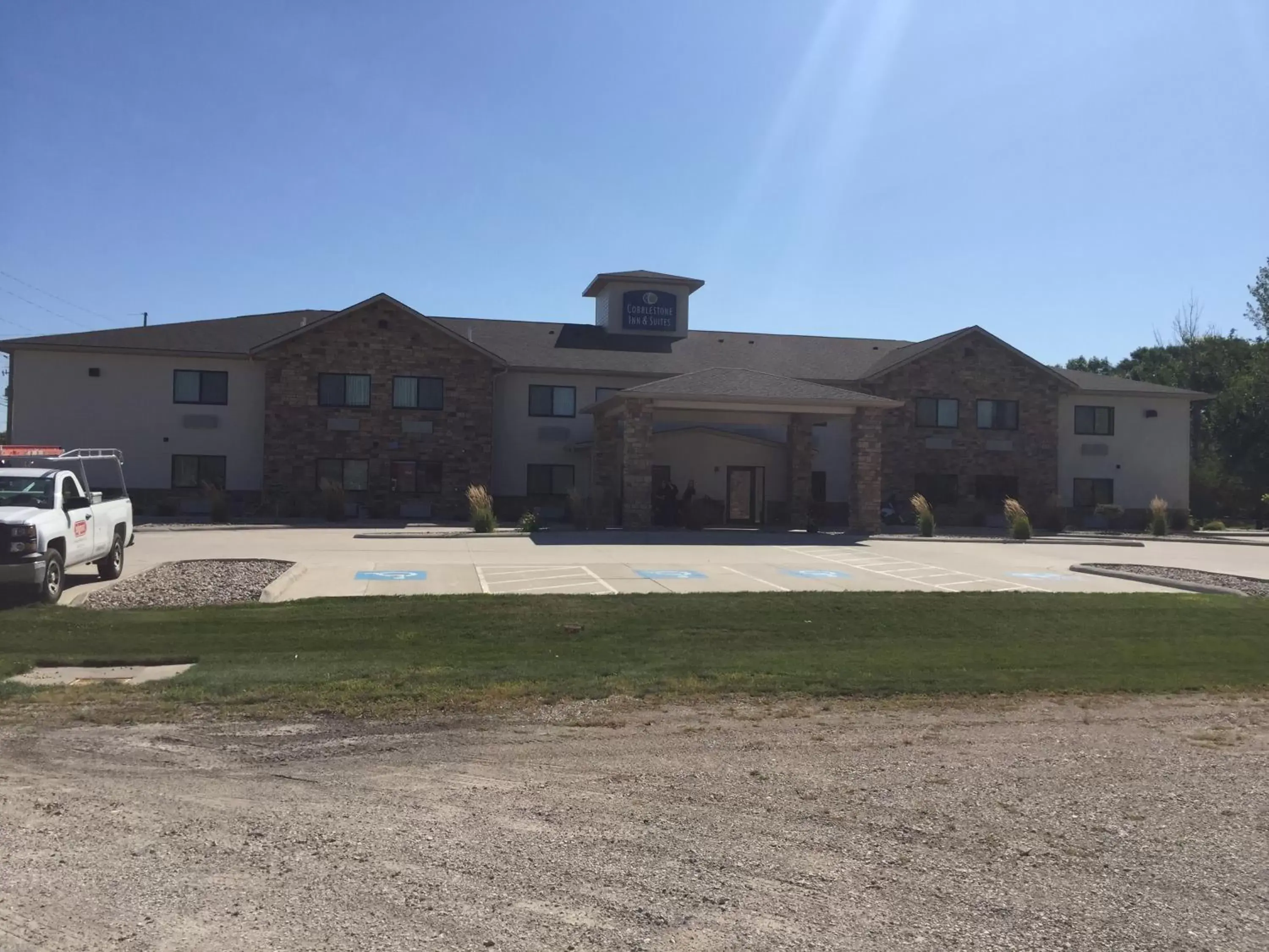 Property Building in Cobblestone Inn & Suites - Clarion