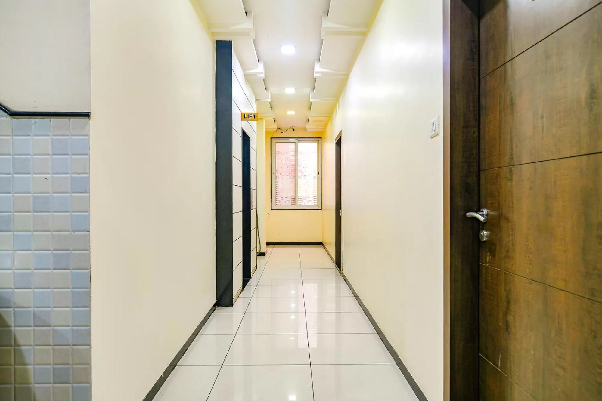 Lobby or reception in FabHotel Satyug Jaisinghpura