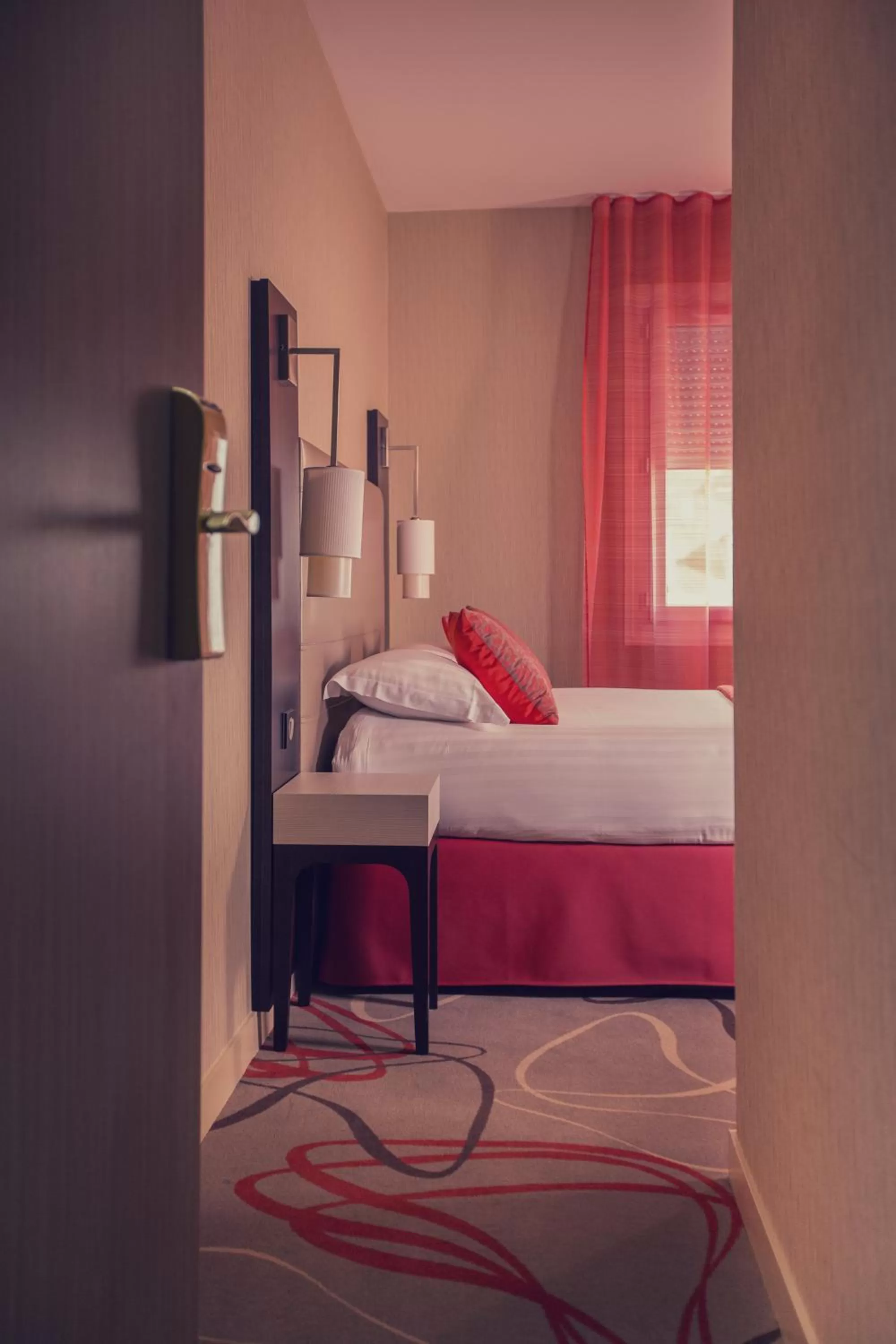 Photo of the whole room, Bed in Best Western Plus Richelieu