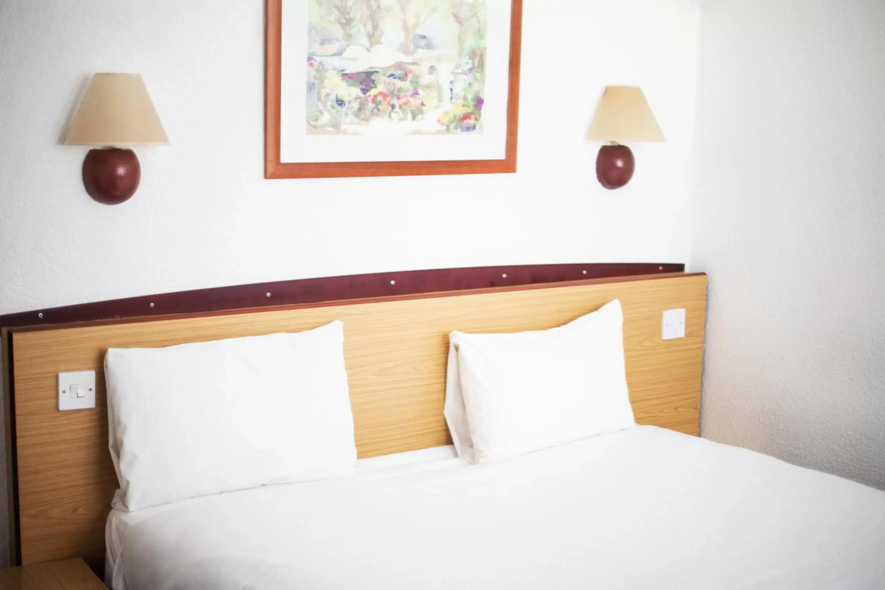 Bedroom, Bed in Campanile Hotel Runcorn