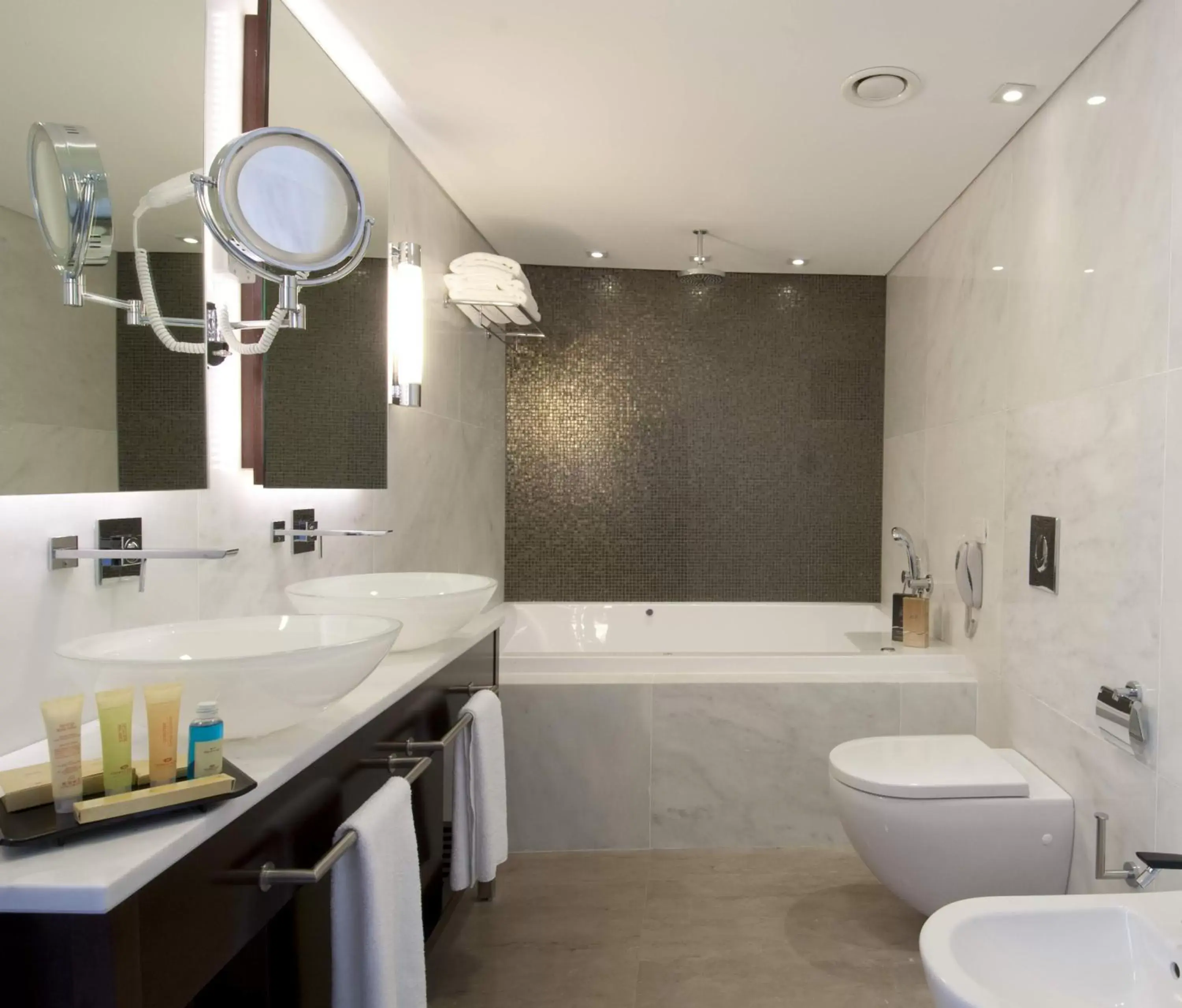 Photo of the whole room, Bathroom in Crowne Plaza Tel Aviv Beach, an IHG Hotel