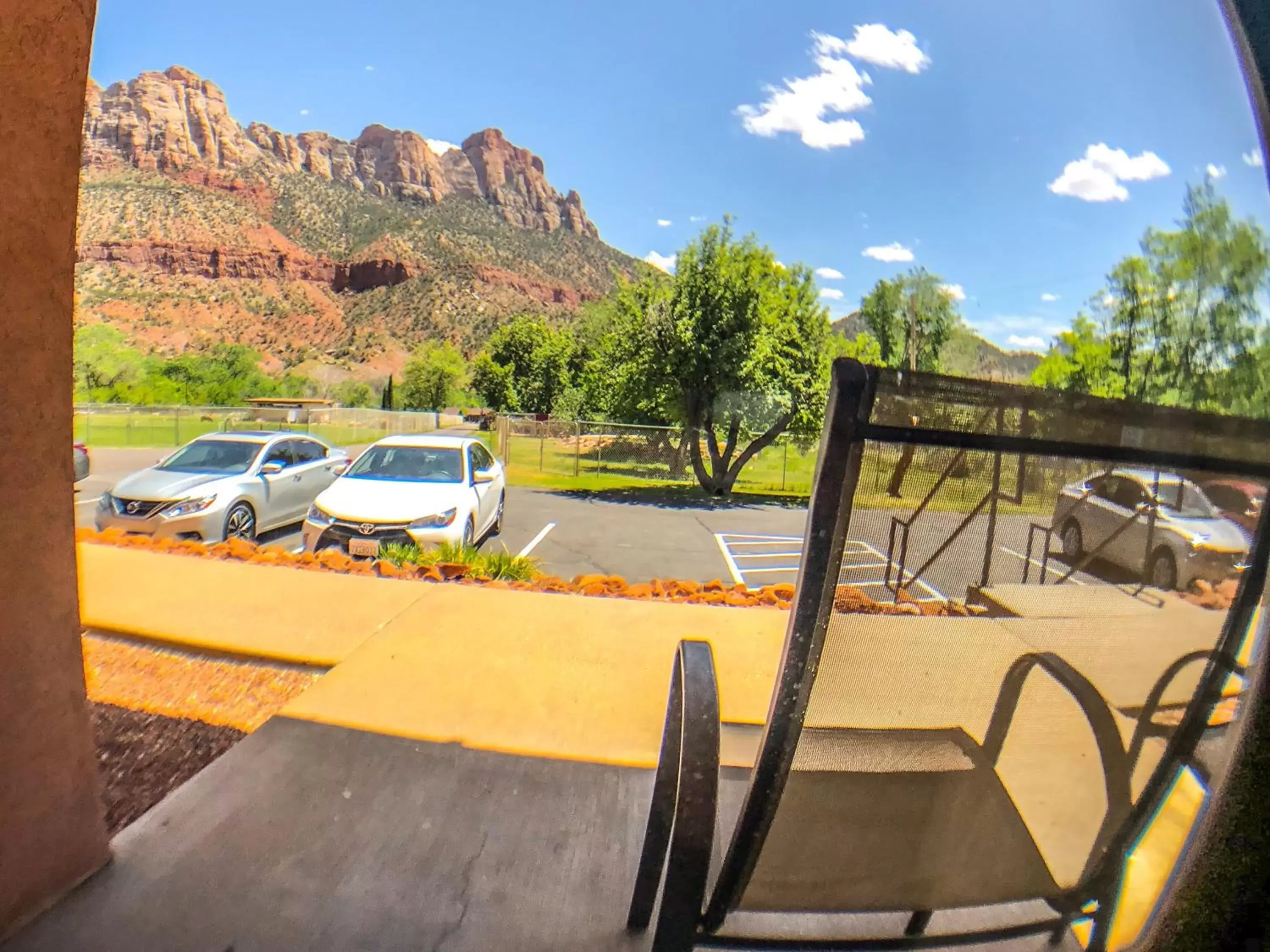 Patio in Bumbleberry Inn