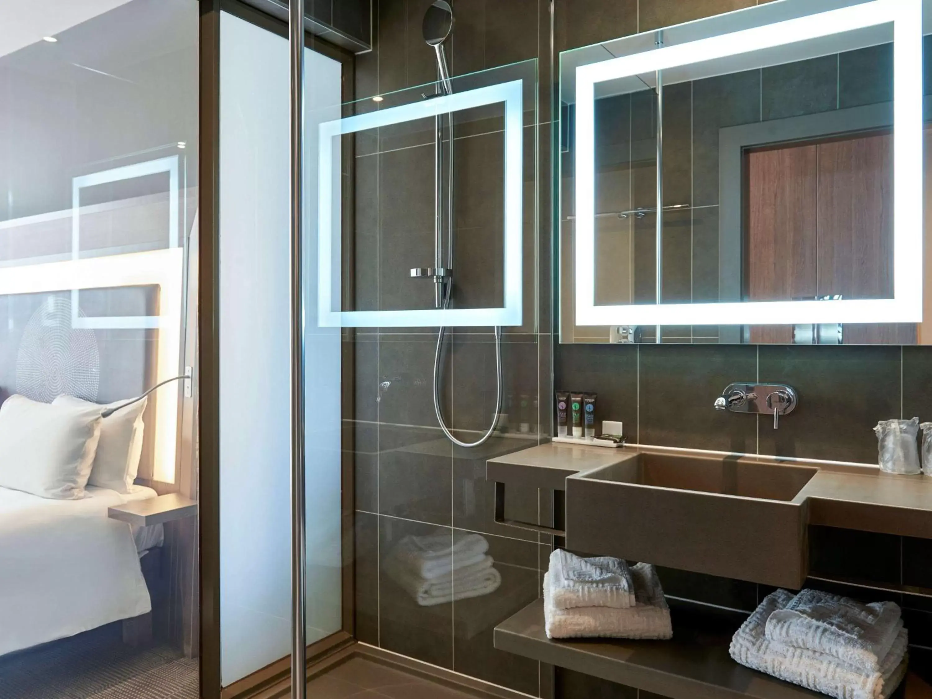 Photo of the whole room, Bathroom in Novotel London Excel