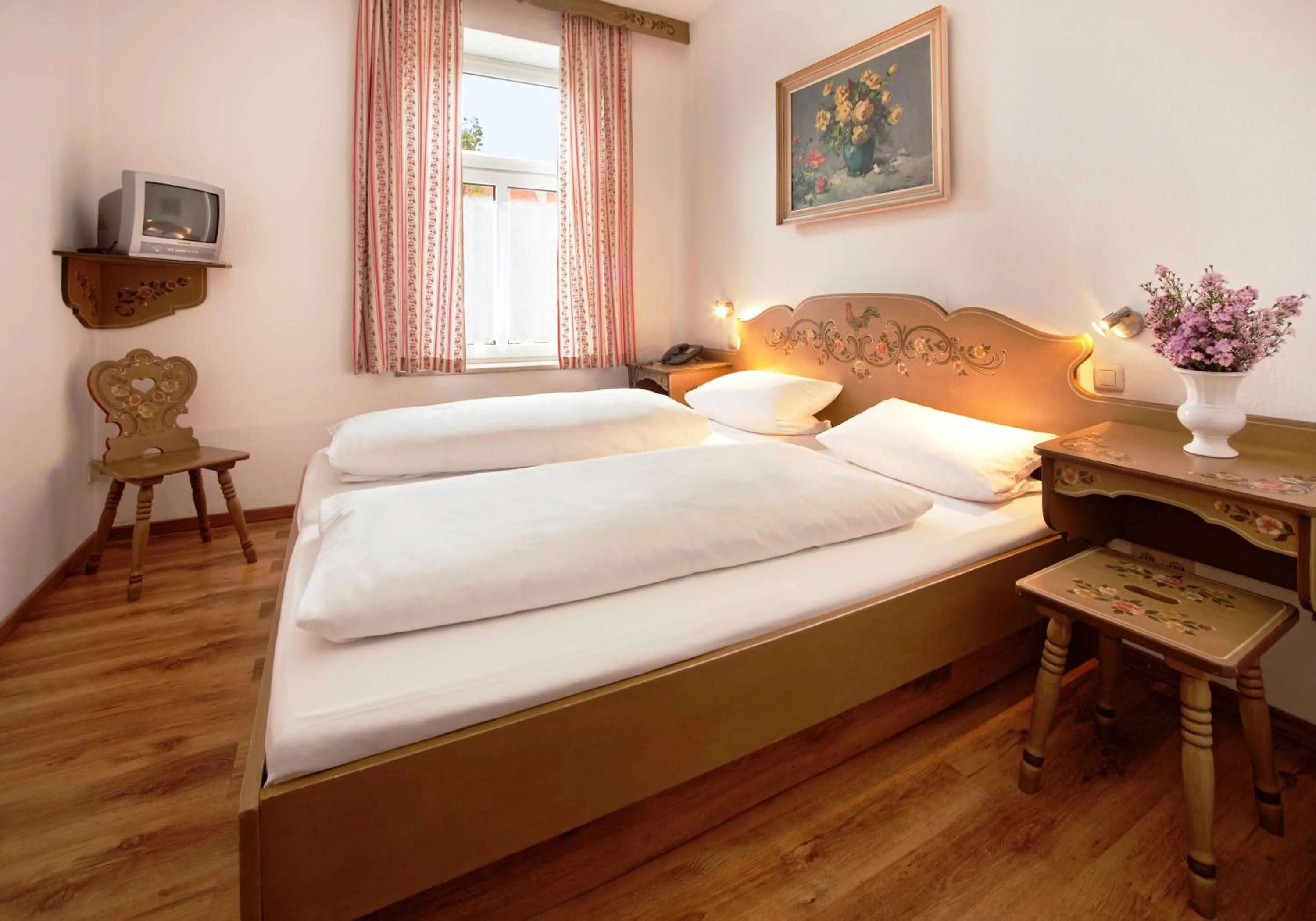 Bedroom, Bed in Hotel Hahn