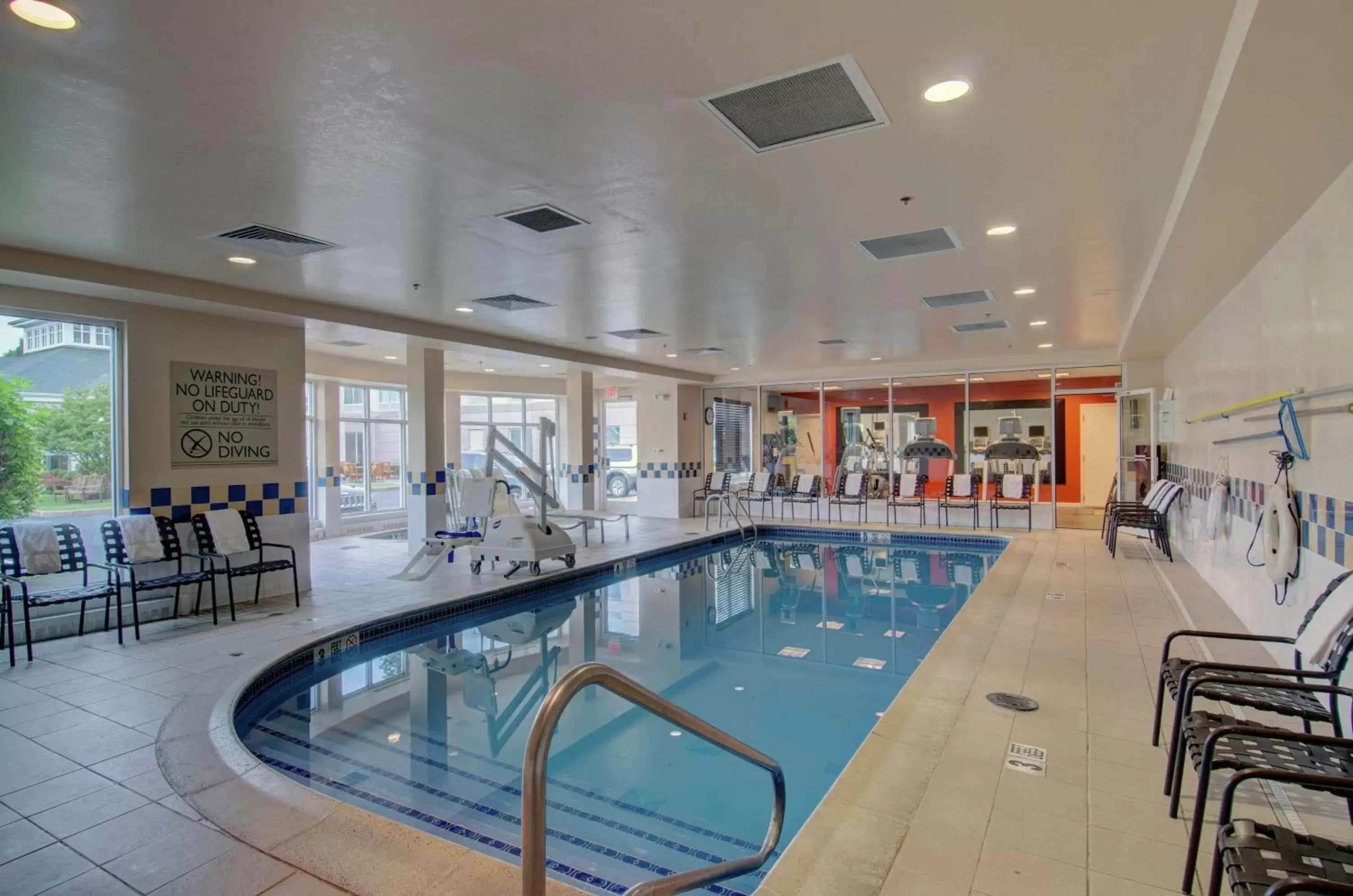 Swimming Pool in Hilton Garden Inn Norwalk