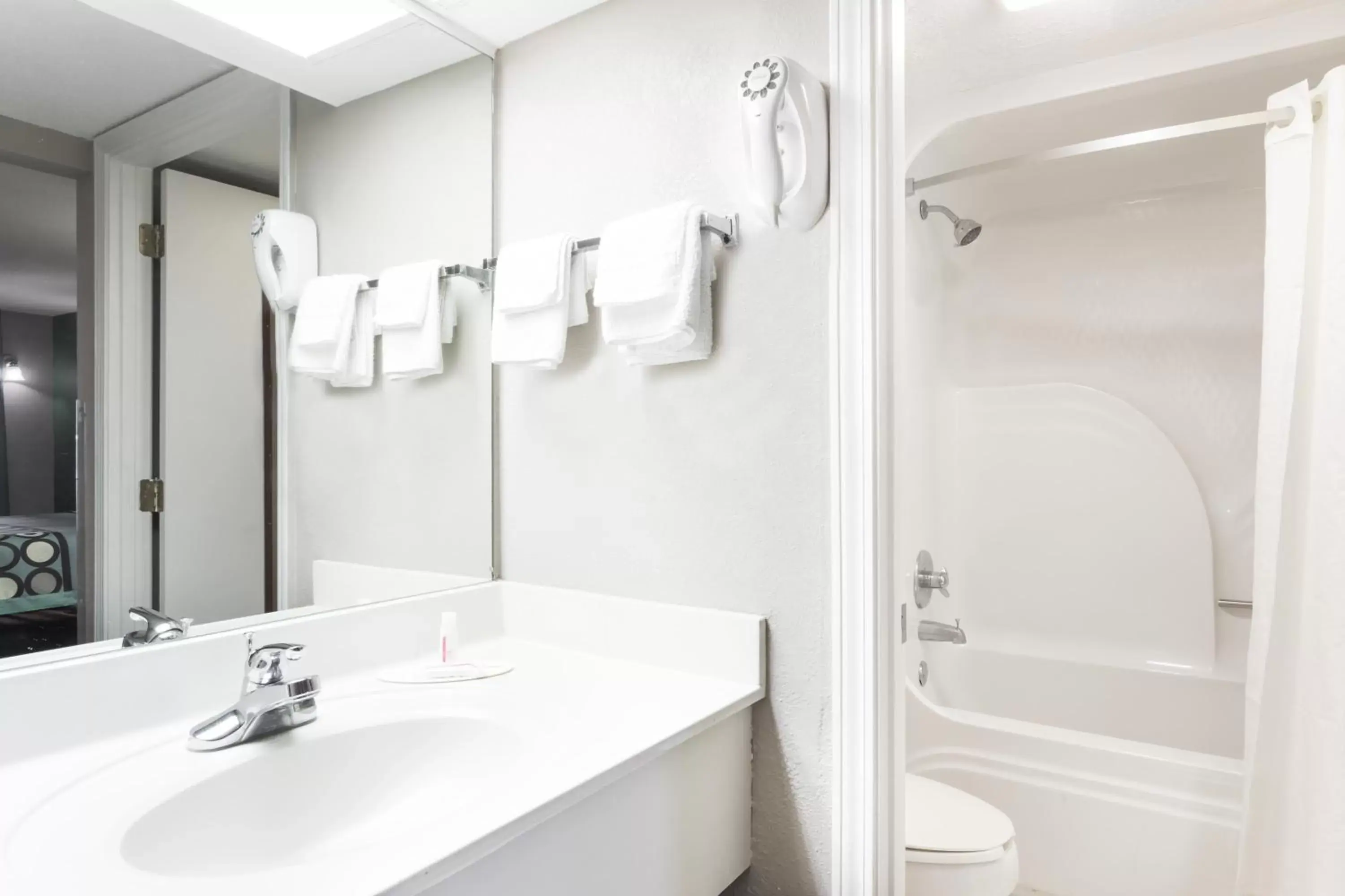 King Studio Suite - Smoking in Super 8 by Wyndham Marianna King Studio Suite - Smoking in Super 8 by Wyndham Marianna