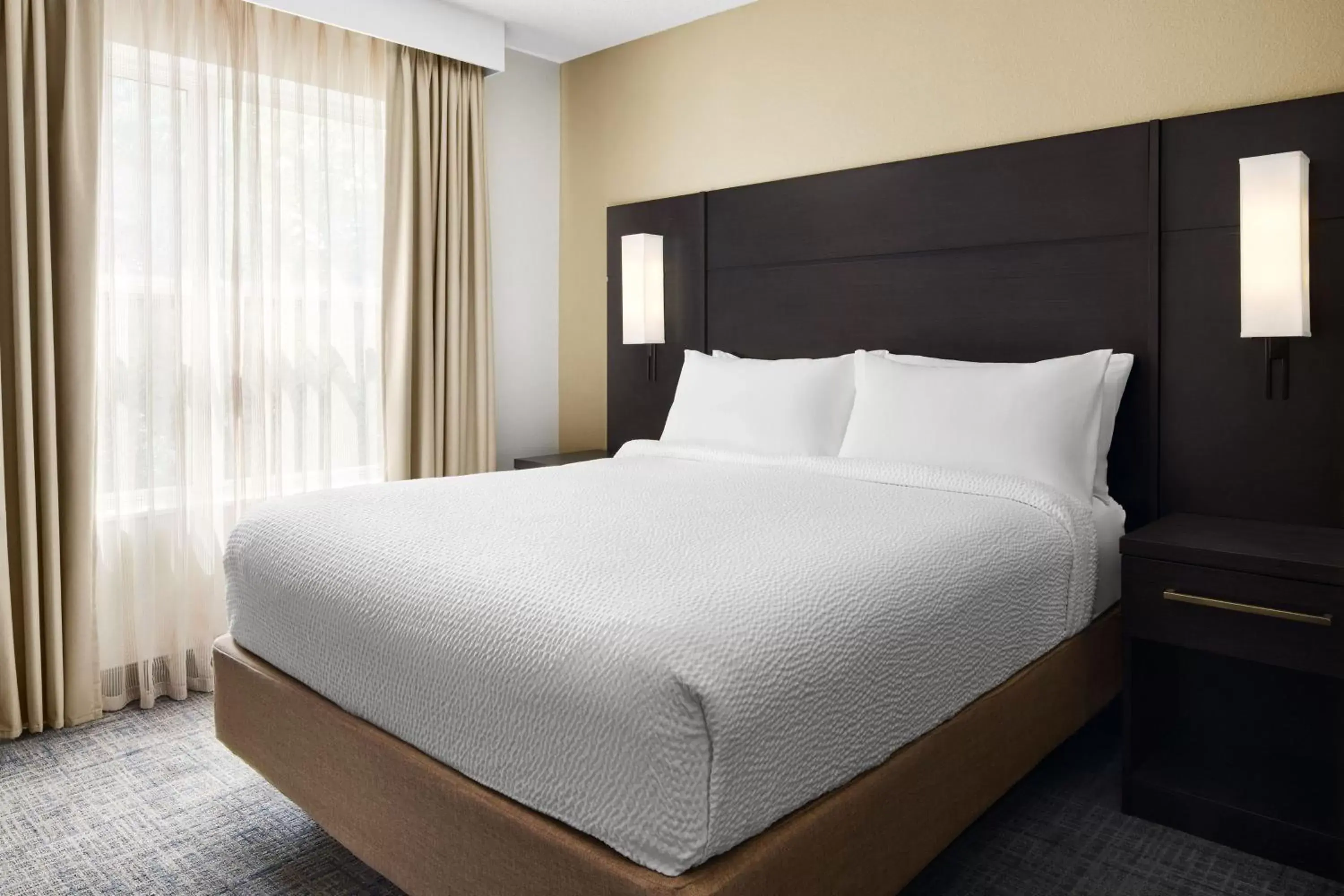 Bedroom, Bed in Residence Inn by Marriott Philadelphia Langhorne