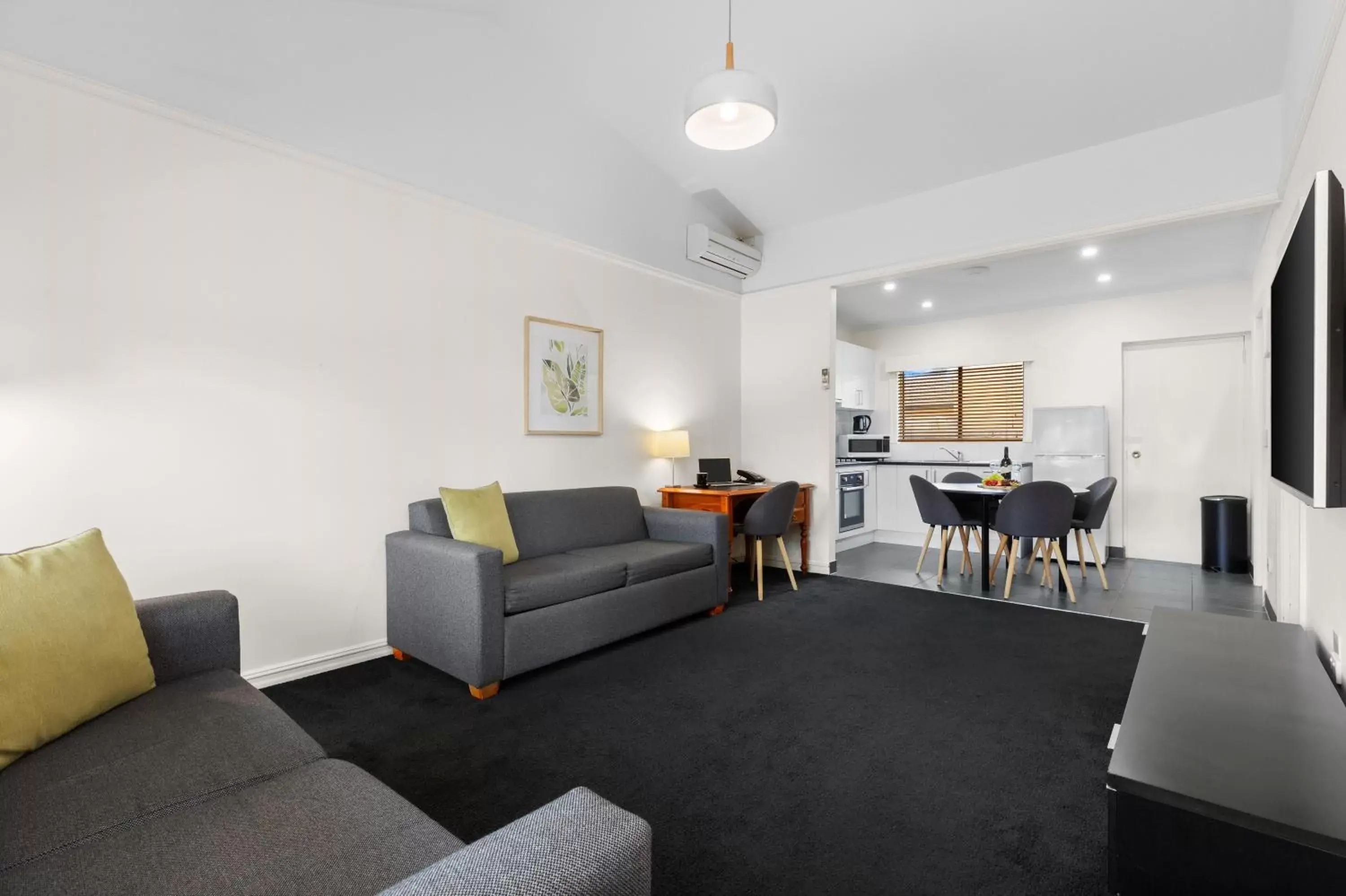 Kitchen or kitchenette in All Seasons Resort Hotel Bendigo Kitchen or kitchenette in All Seasons Resort Hotel Bendigo