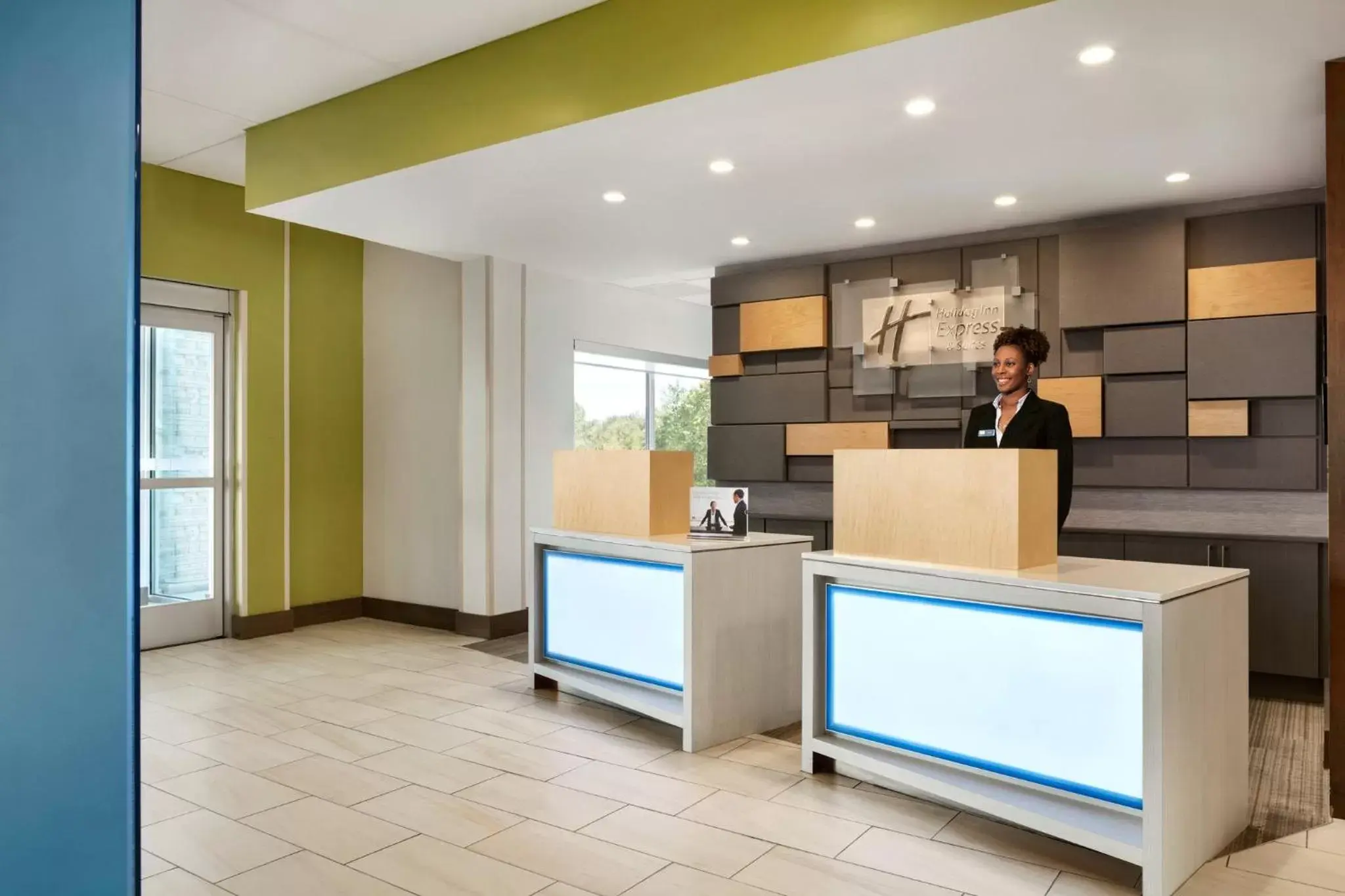 Lobby or reception in Holiday Inn Express & Suites Salisbury, an IHG Hotel