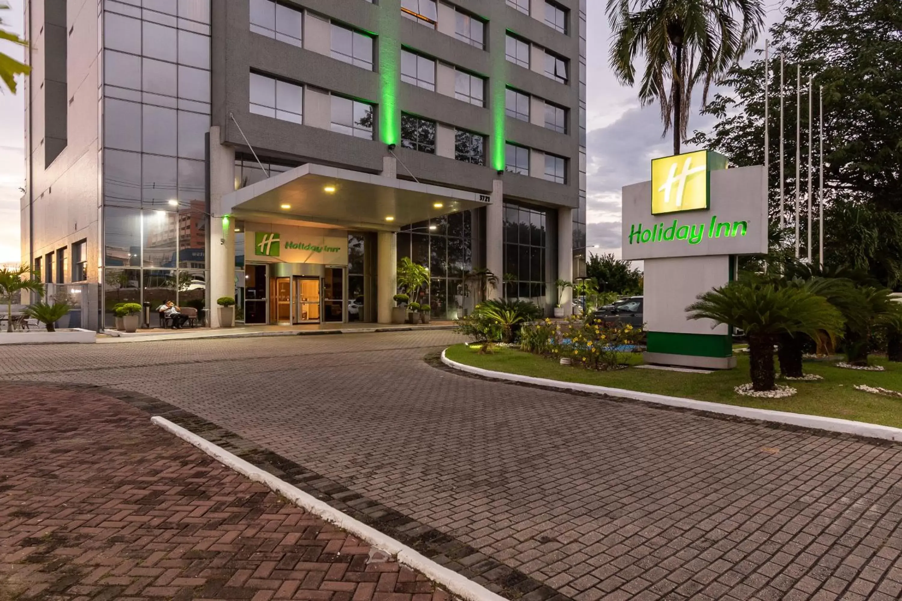 Property Building in Holiday Inn Manaus, an IHG Hotel