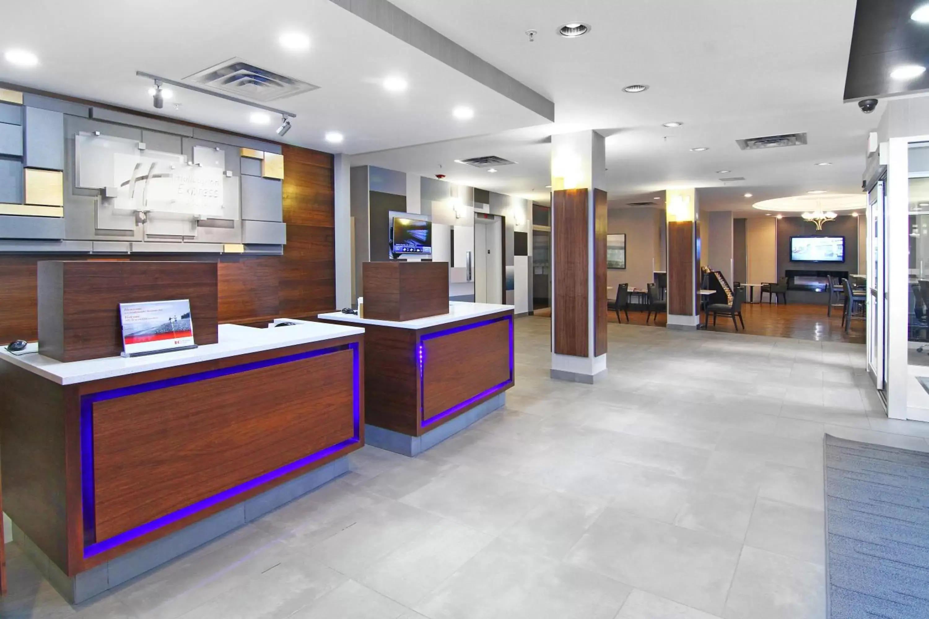 Property building, Lobby/Reception in Holiday Inn Express and Suites Calgary, an IHG Hotel