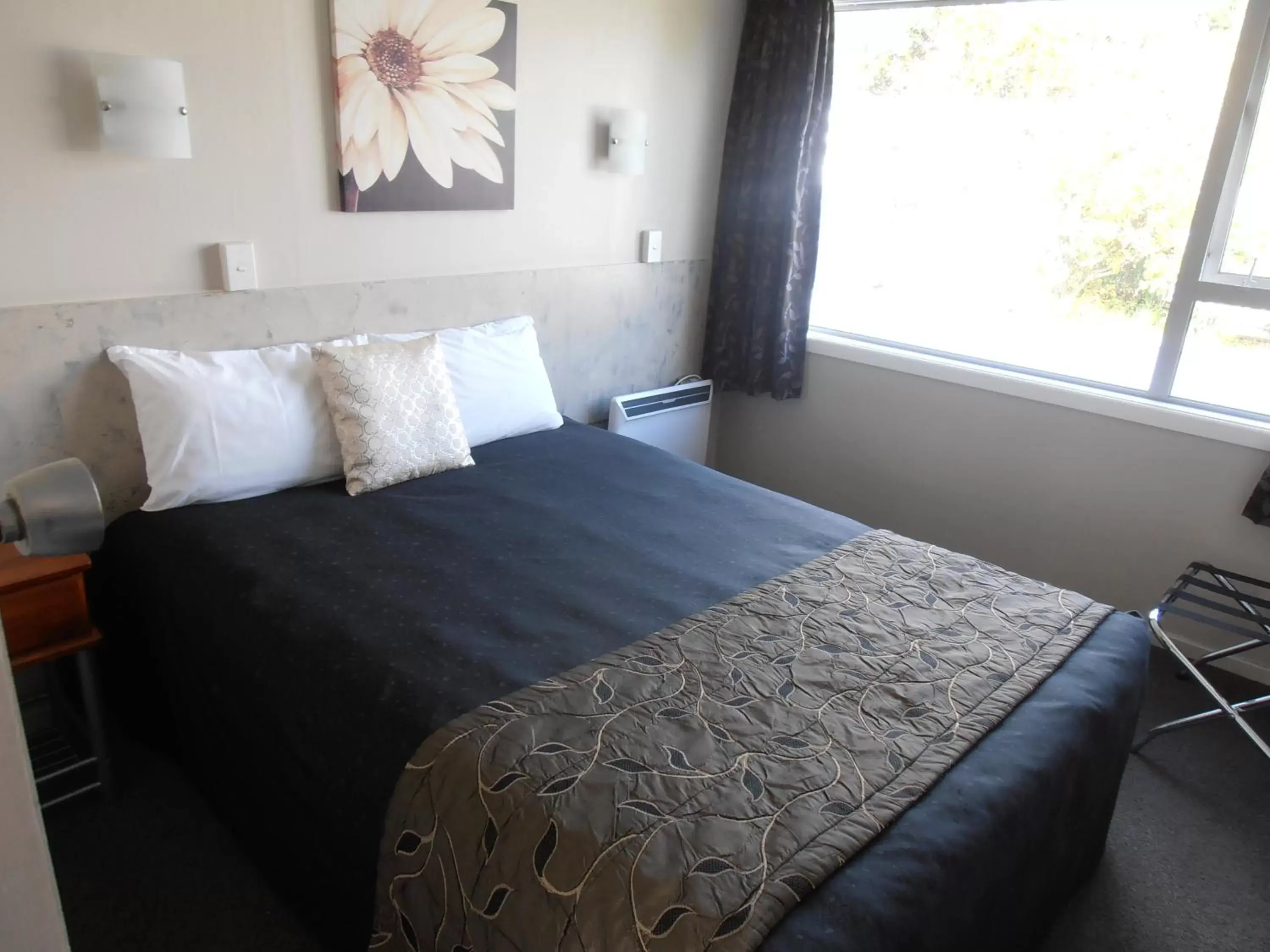 Bedroom, Bed in Comfort Inn Tayesta Motel Bedroom, Bed in Comfort Inn Tayesta Motel