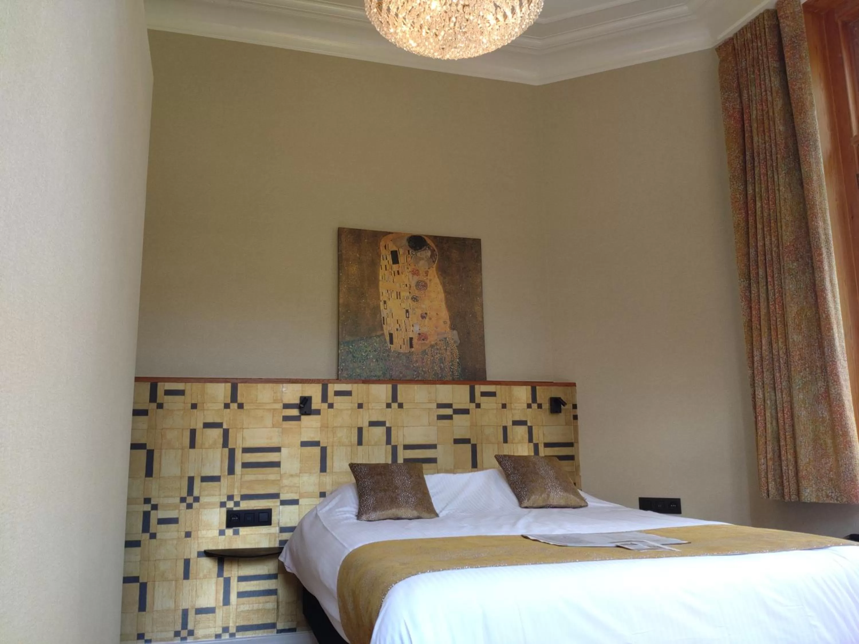 Bed in Boutique hotel Shamon