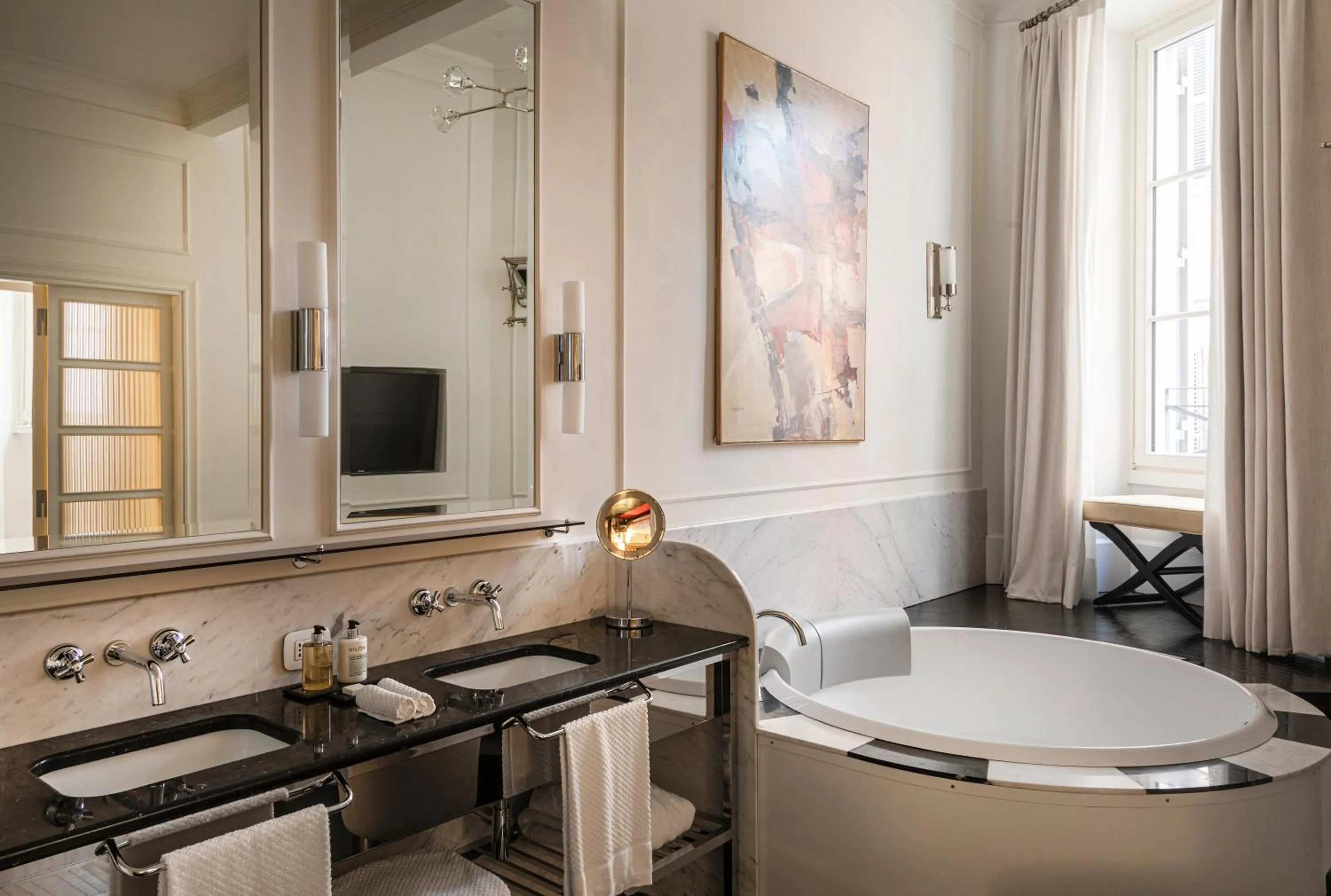 Bath in Hotel Vilòn - Small Luxury Hotels of the World