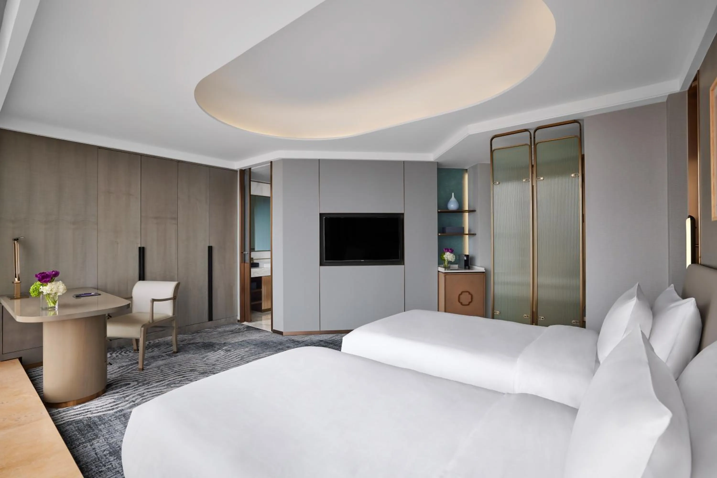 Photo of the whole room, Bed in Conrad Shanghai