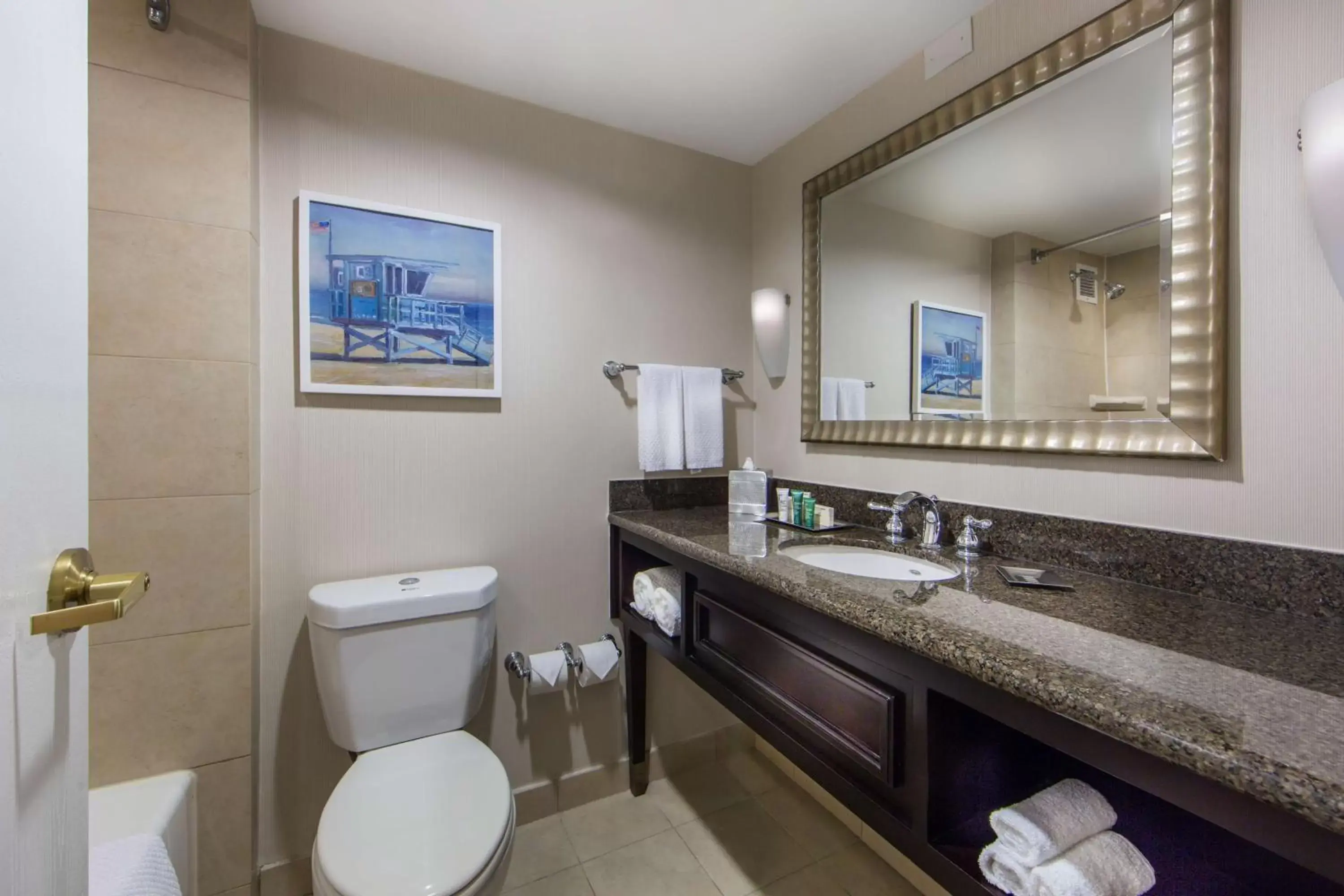 Bathroom in Hilton Irvine/Orange County Airport