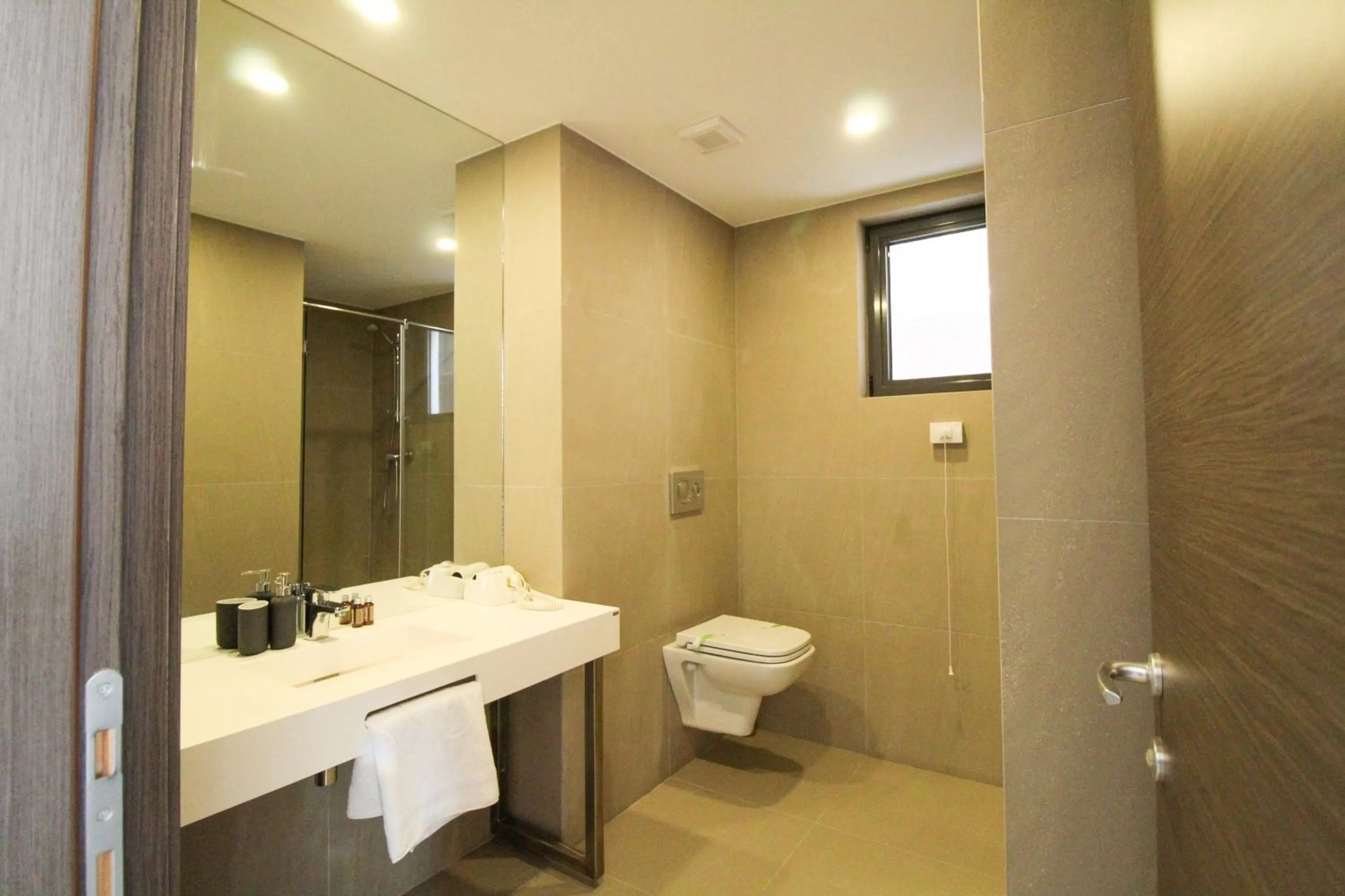 Bathroom in Hotel Avenue - Avenue Hotels