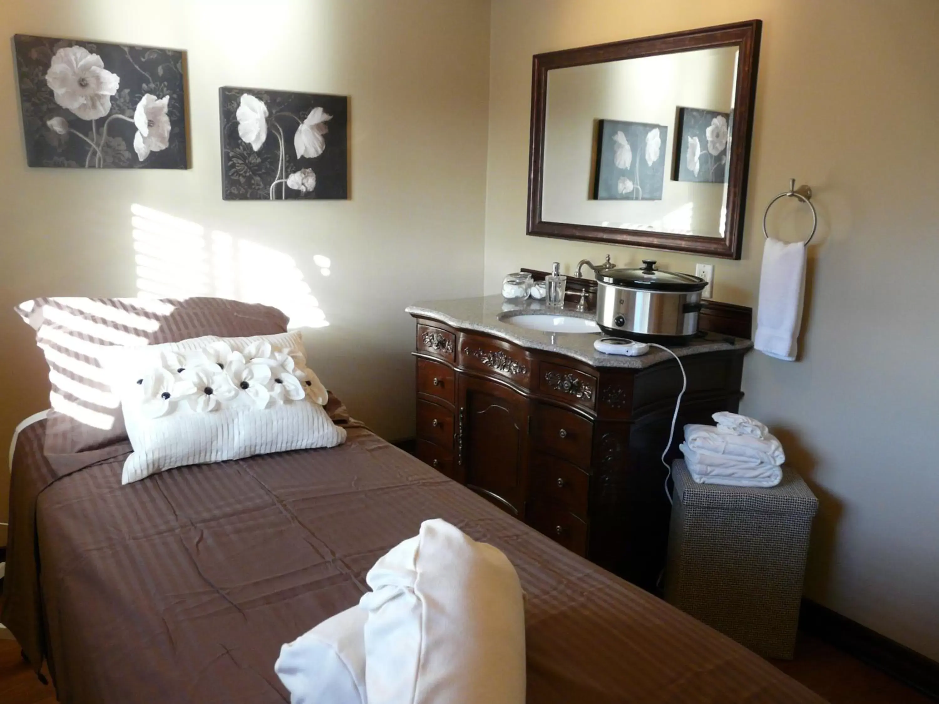 Spa and wellness centre/facilities, Bed in Auberge des Gallant