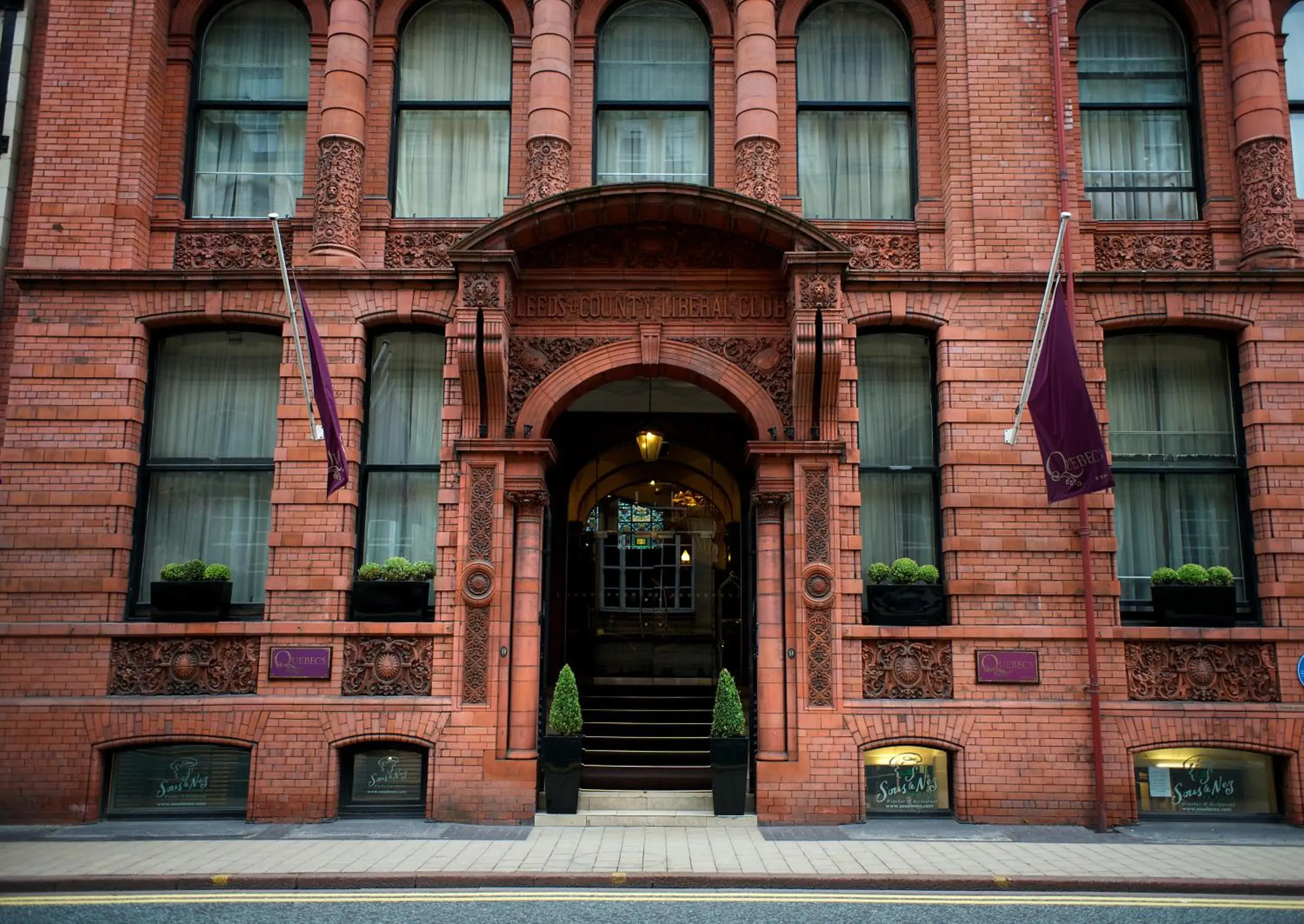 Facade/entrance in Quebecs