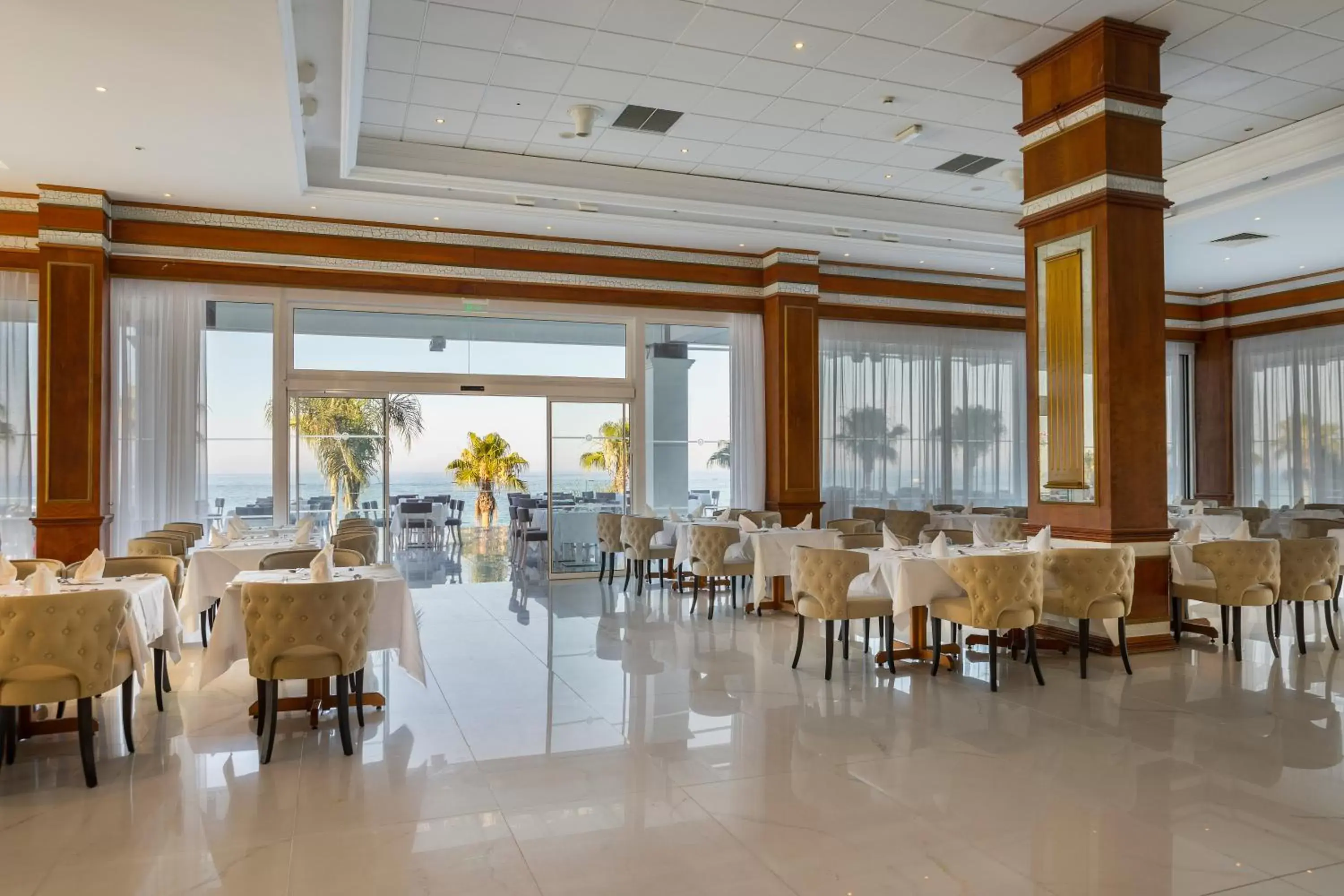 Restaurant/Places to Eat in Constantinos the Great Beach Hotel