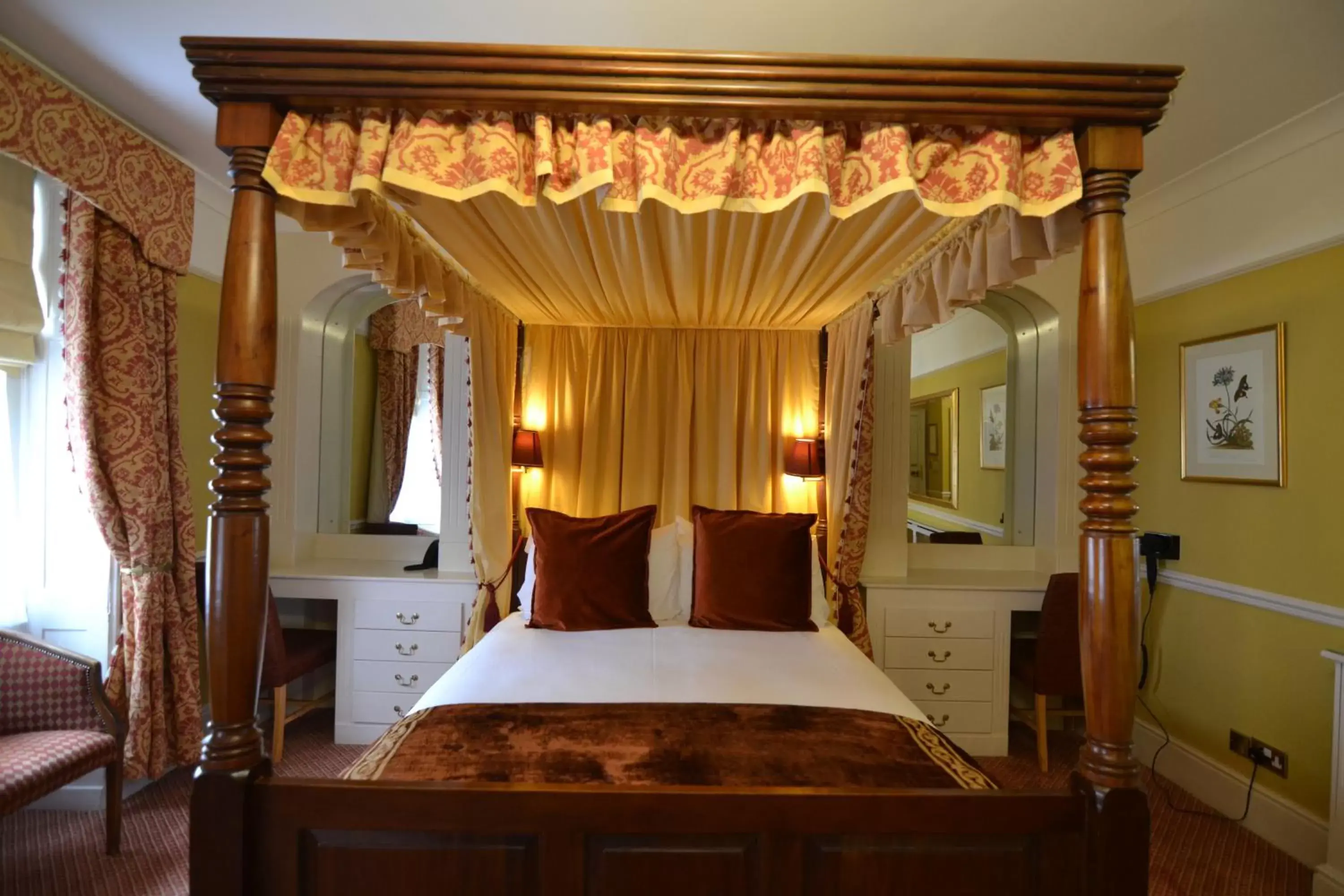 Bed in Angel and Royal Hotel