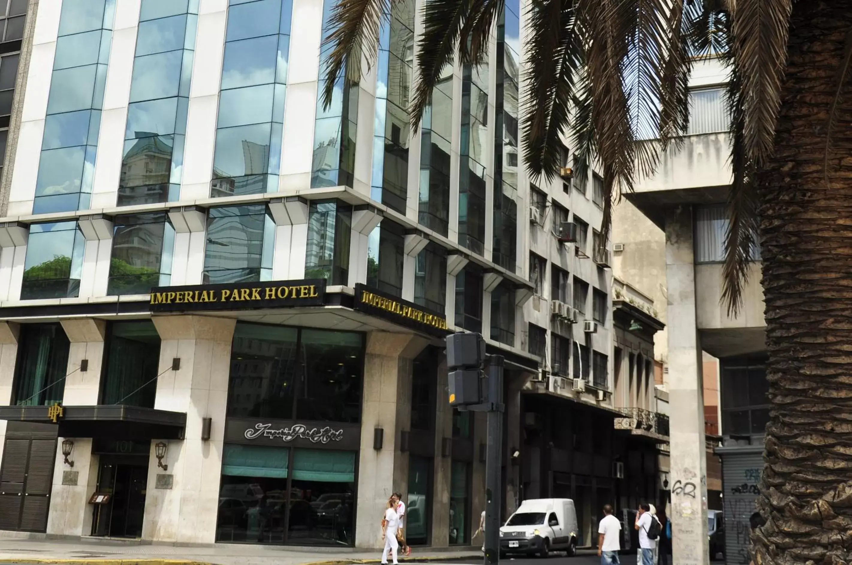 Facade/entrance in Imperial Park Hotel