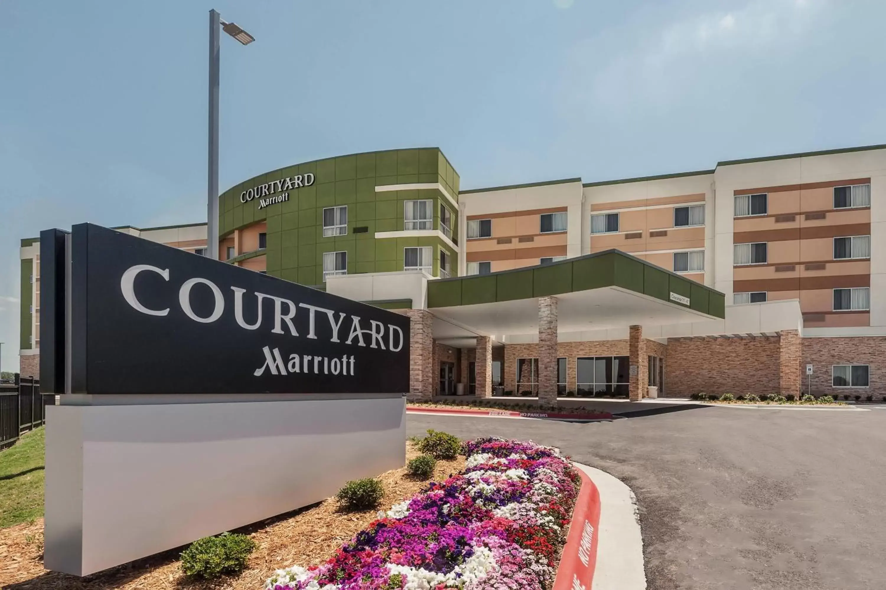 Property Building in Courtyard by Marriott Ardmore