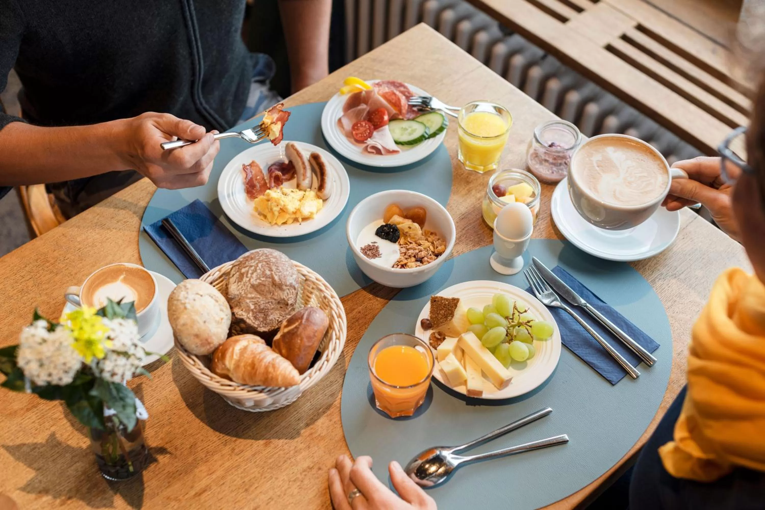 Buffet breakfast in Seehotel Kastanienbaum