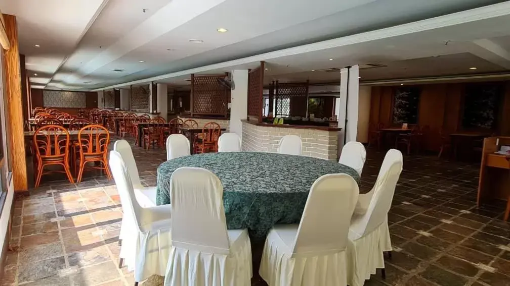 Restaurant/places to eat, Banquet Facilities in De Greenish Village Langkawi