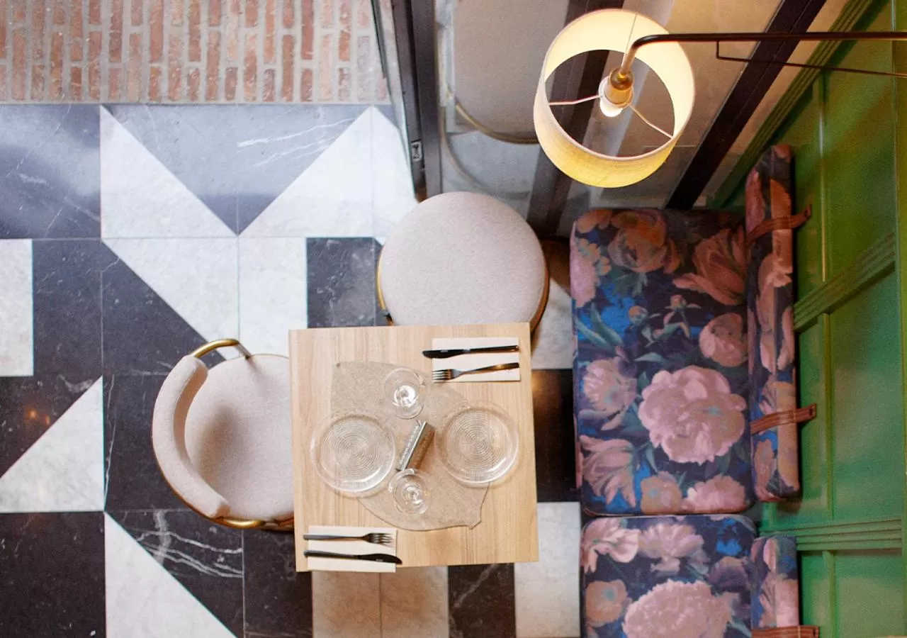 Restaurant/places to eat in ISA Sevilla Suites