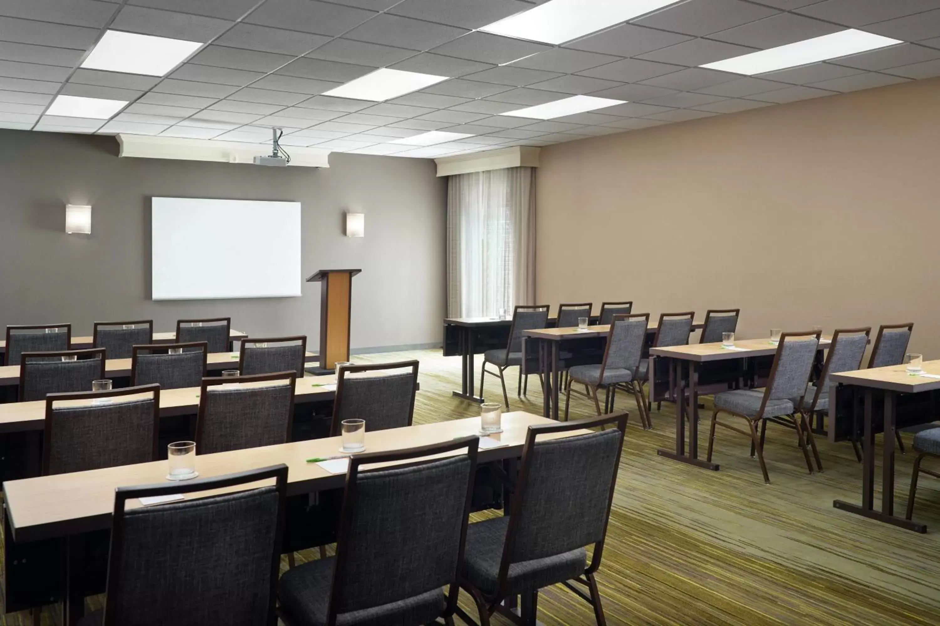 Meeting/conference room in Courtyard by Marriott Macon