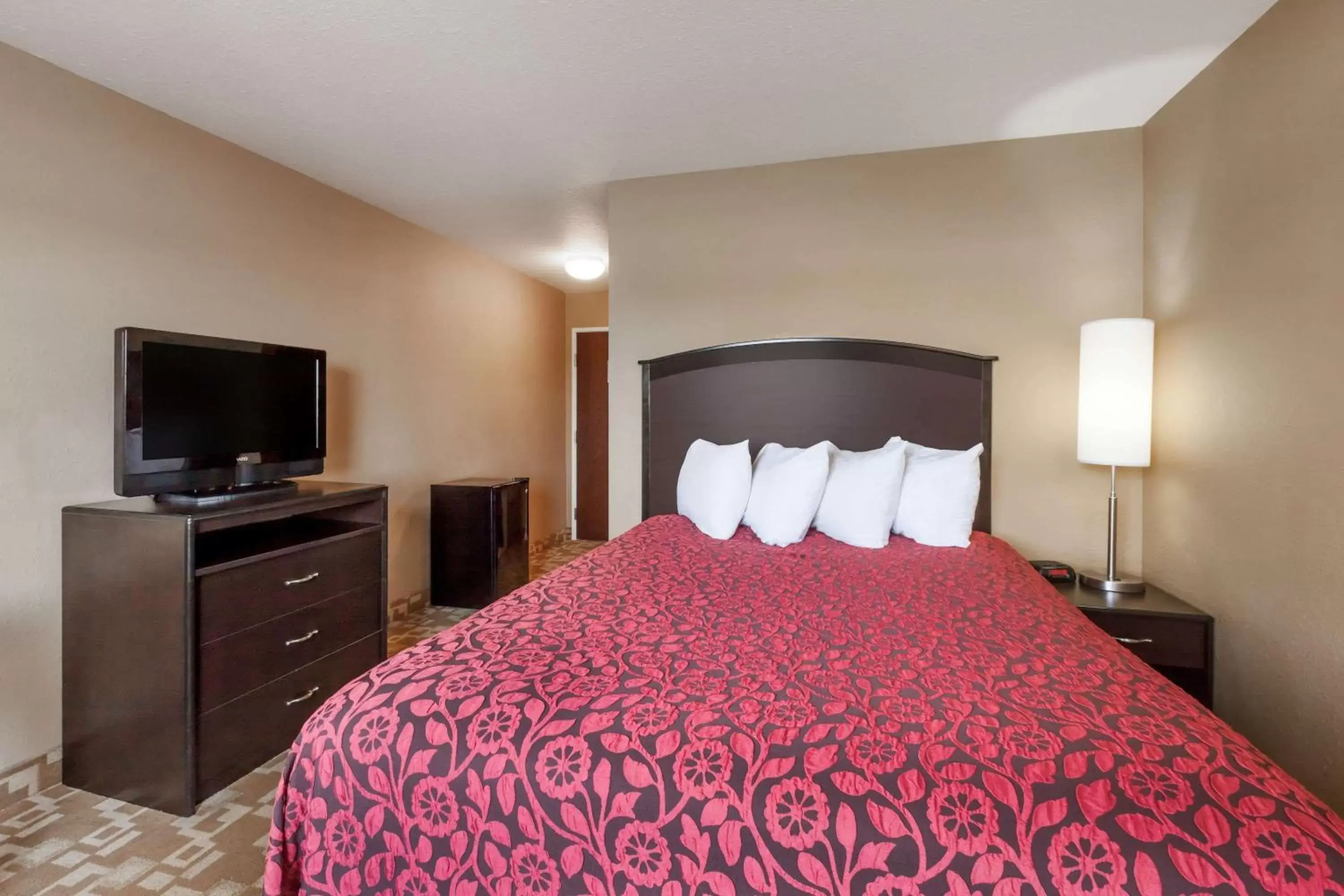 Photo of the whole room, Bed in Days Inn by Wyndham Central City