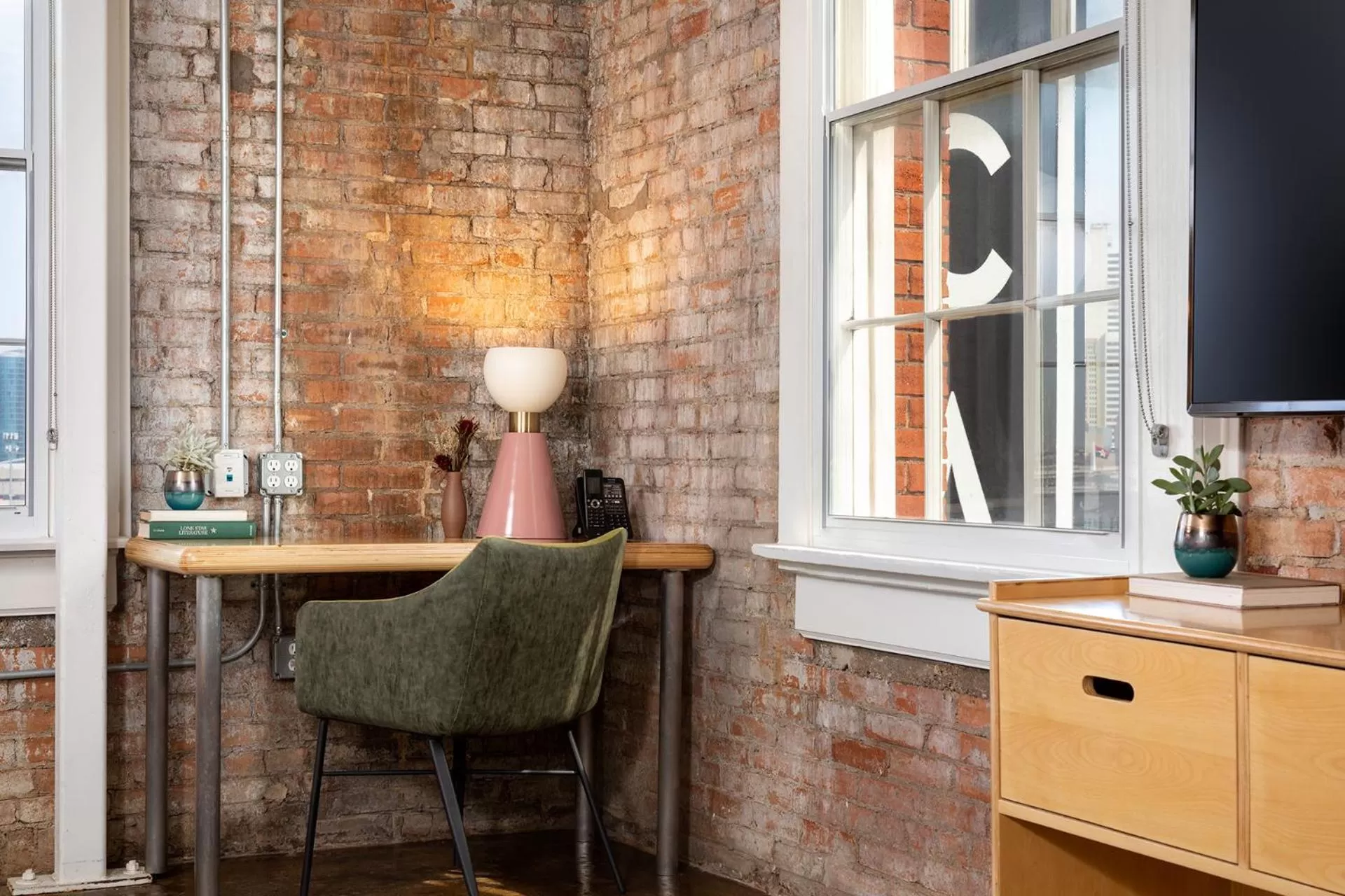 Seating area in Canvas Hotel Dallas