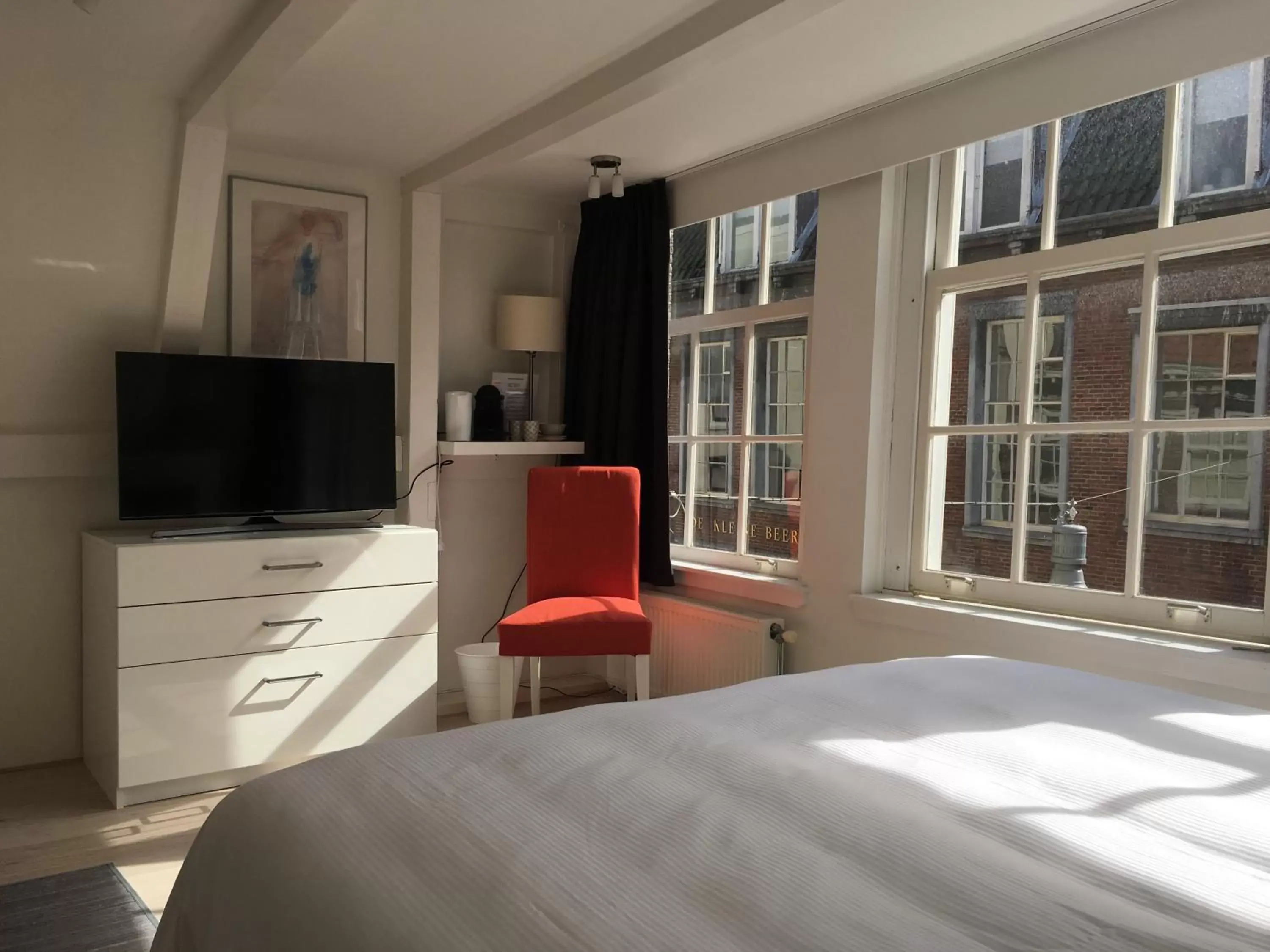 Photo of the whole room, Bed in Nine Streets Inn