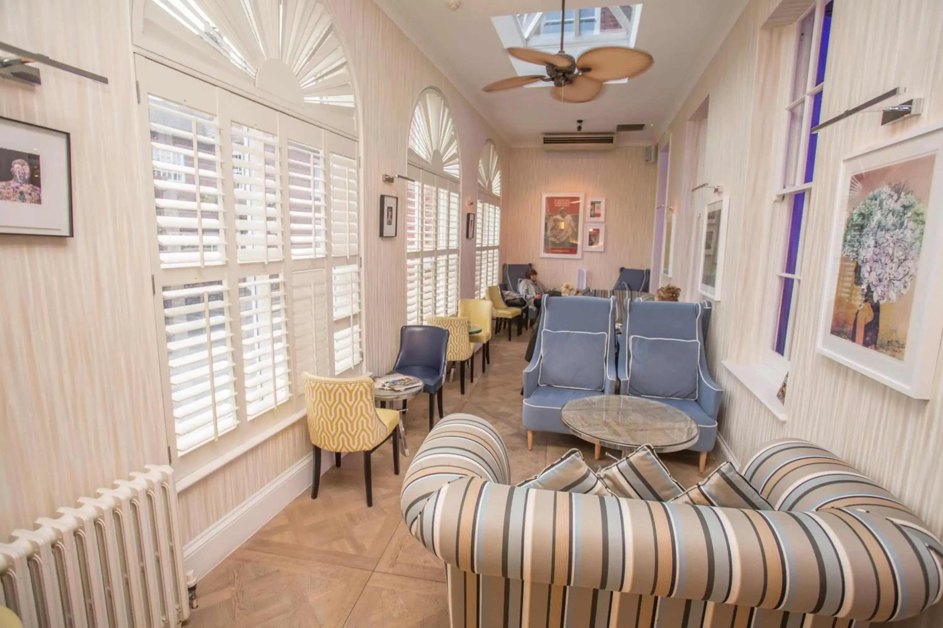 Lounge or bar, Seating Area in Harbour Hotel Chichester