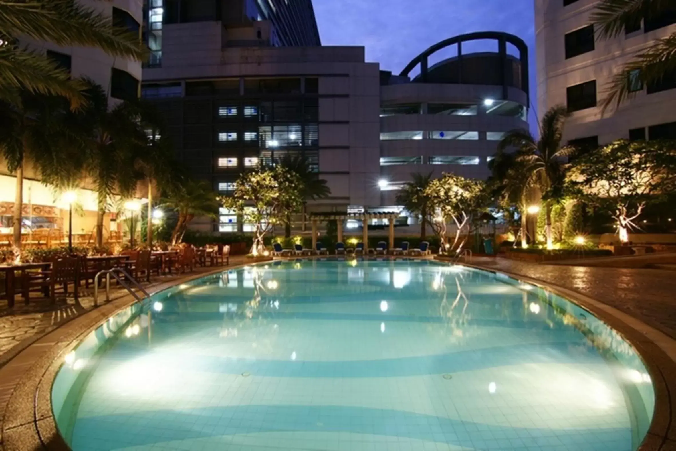 Swimming pool, Property Building in Grand Diamond Suites Hotel