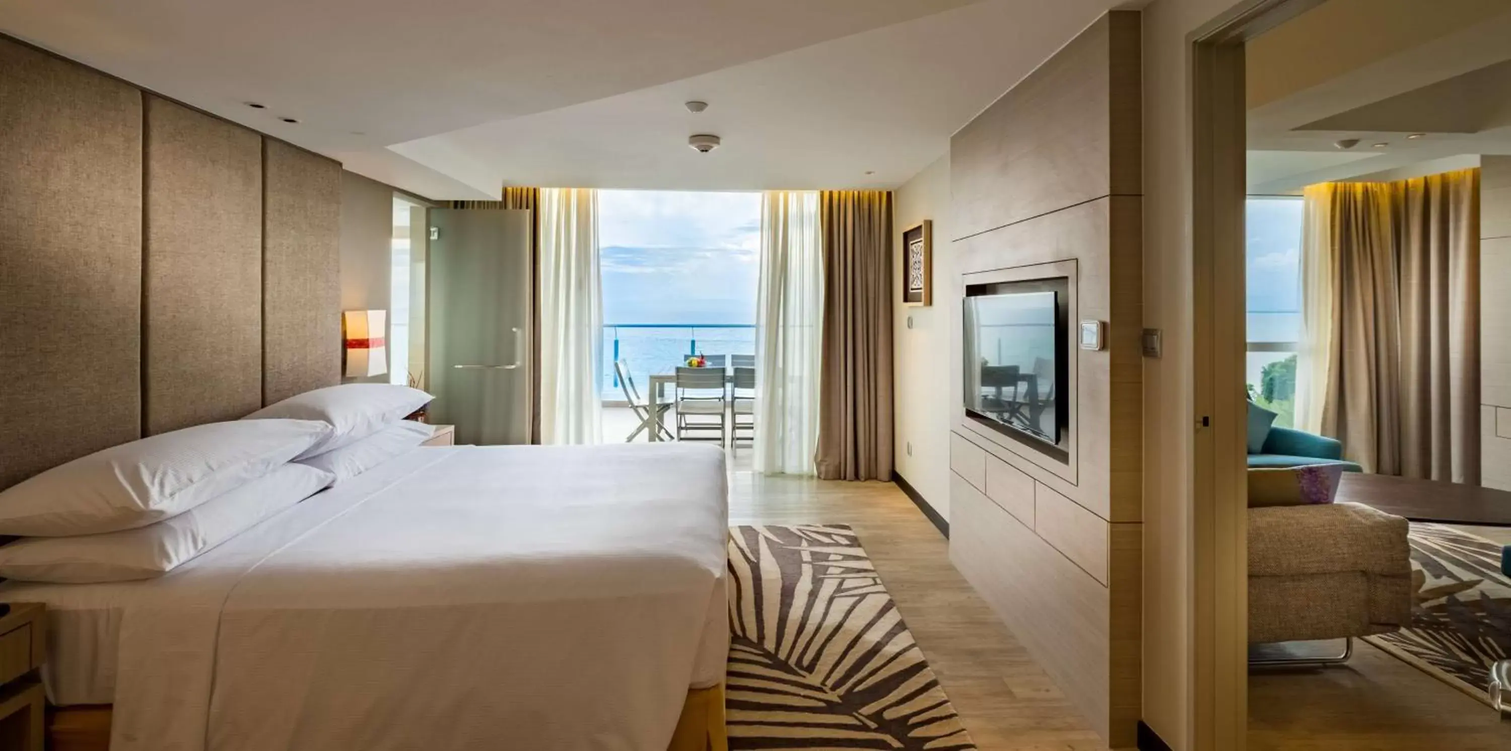 Bed in DoubleTree Resort by Hilton Hotel Penang